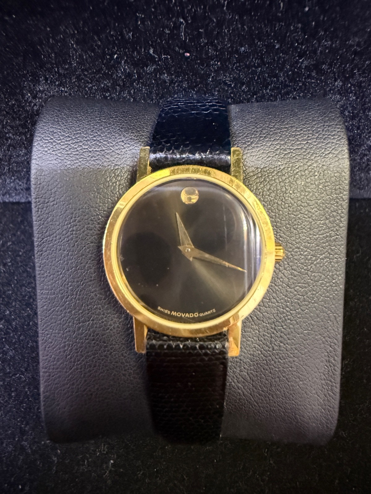 🕰️ Movado Museum Classic 87-25-052 Quartz Watch | Iconic Modernist Design