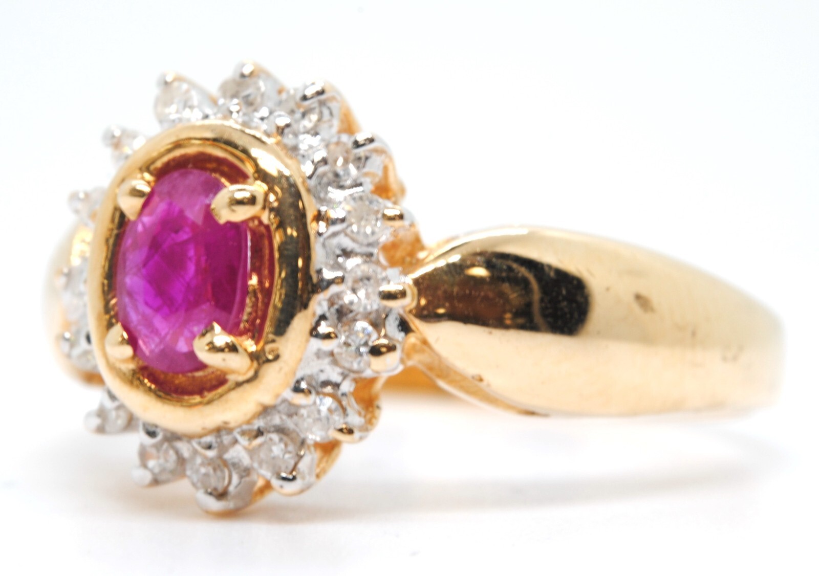 14K YELLOW GOLD RUBY & DIAMOND HALO GEMSTONE RIGHT HAND RING ESTATE SIZE 6