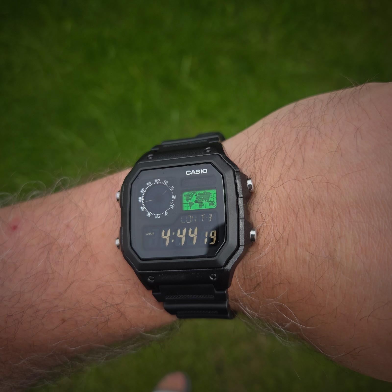 CASIO AE-1200WHD. Royale World Time Watch Mod. Green, Negative Display, Hydromod