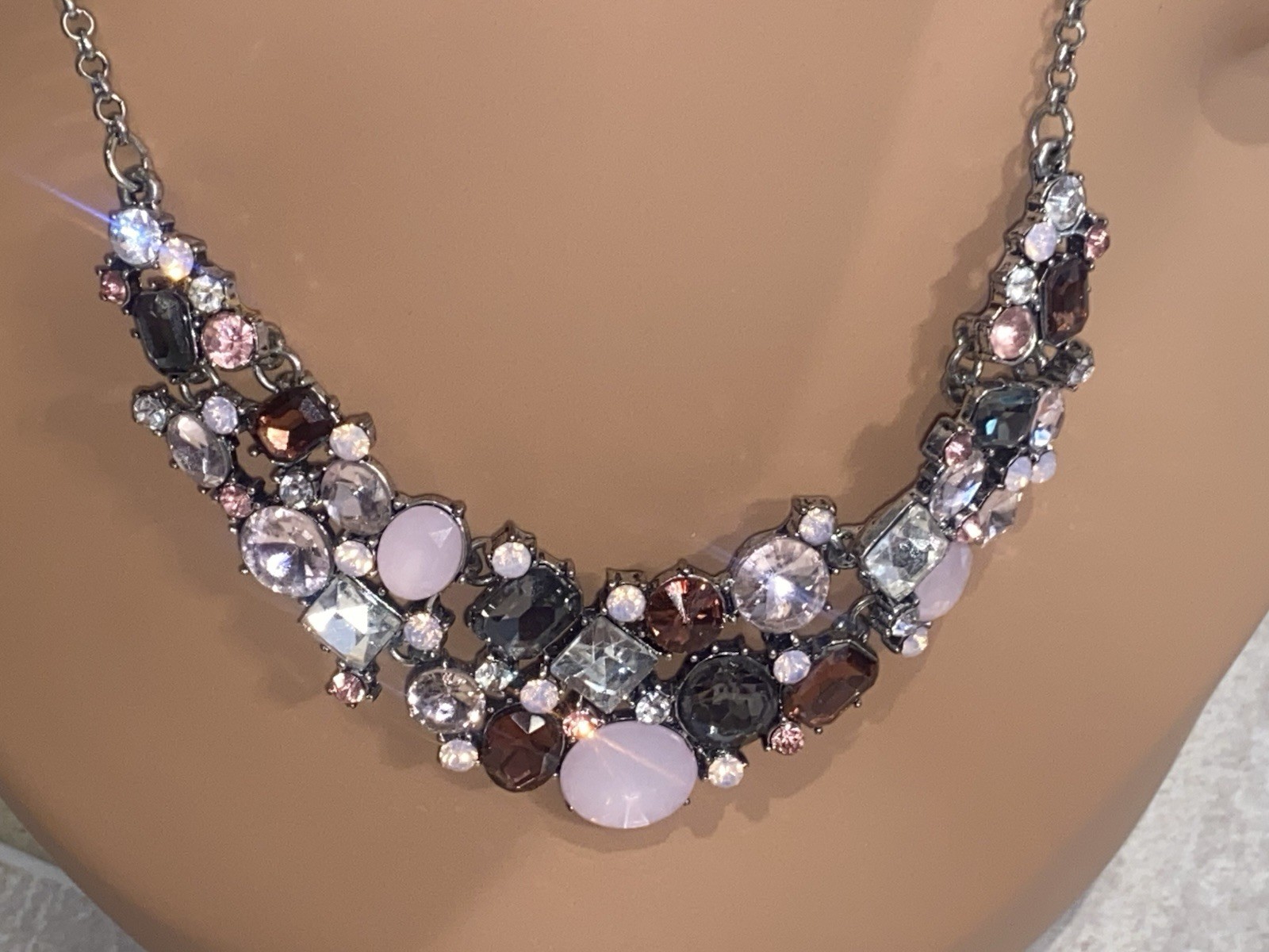 Exquisite Premier Designs Sparkling Silver Tone Statement Necklace Pink & Plum