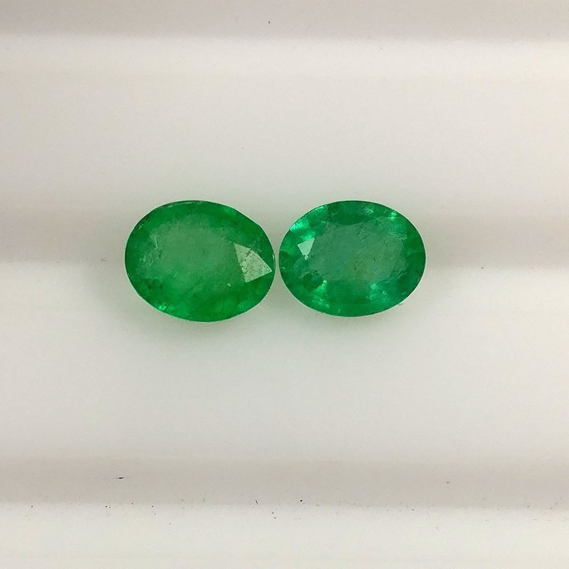 1.06ct Natural Emerald oval cut nice green good luster matching pair gems
