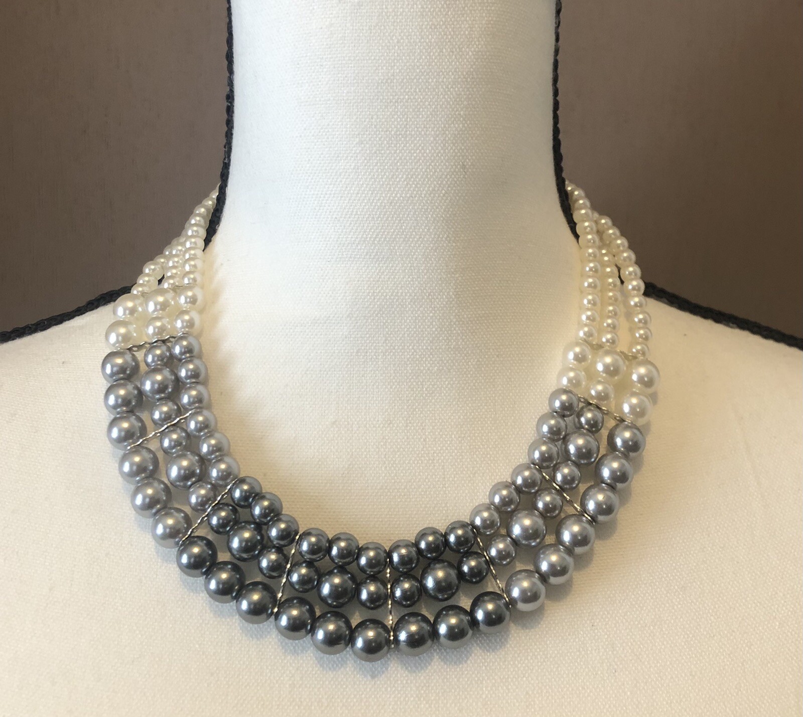 Contemporary Multicolored Faux Pearl Necklace Fashion Jewelry GO2.4D23