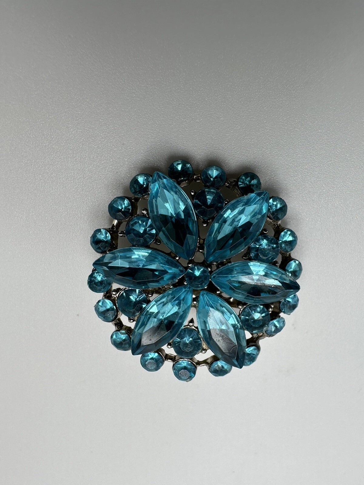 Vintage Blue Rhinestone Silver Star Flower Brooch 3.6cm BB15