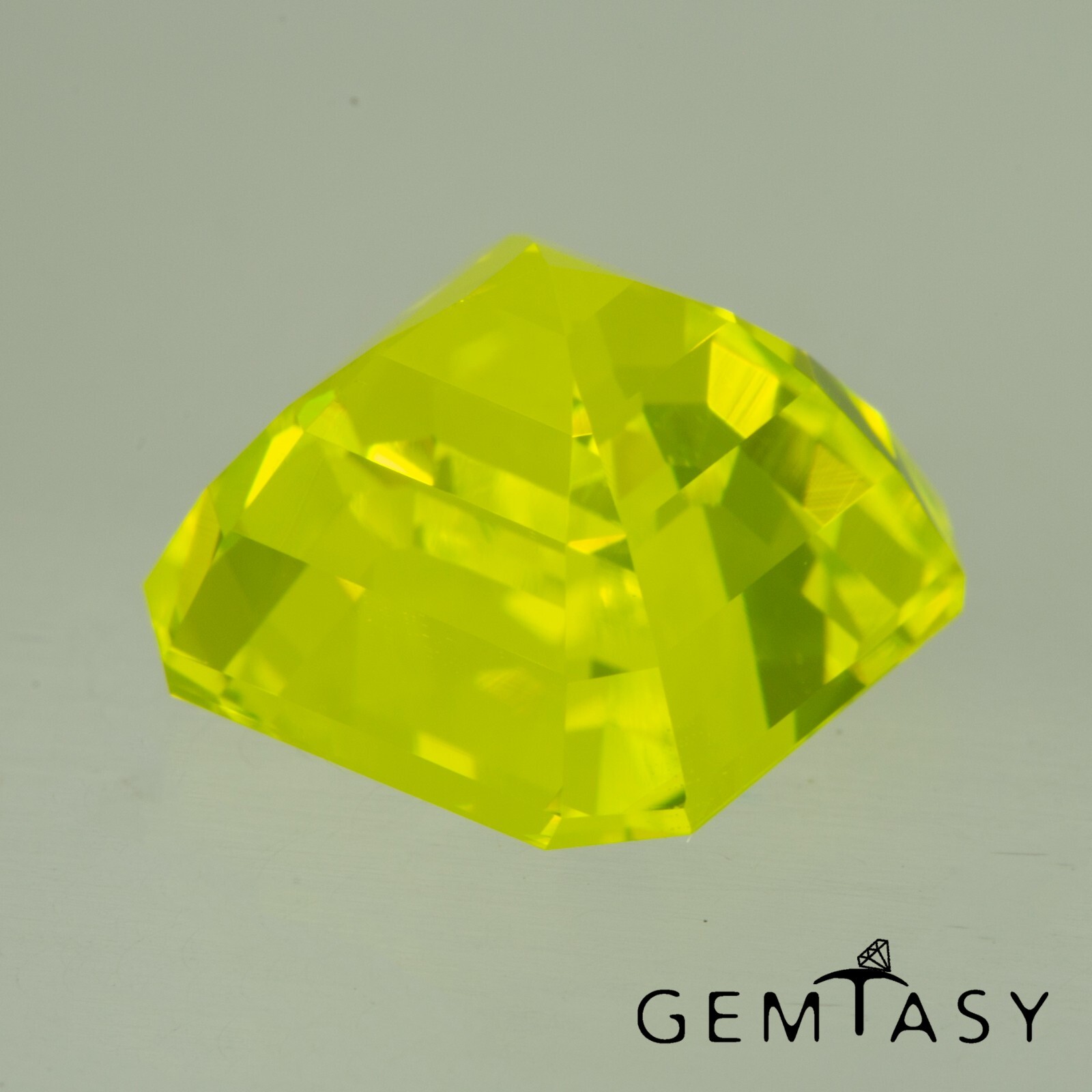 Cut stone – YAG Neon Czochralski (Pulled) lab grown, facet Octagon 9x9mm 6.55ct