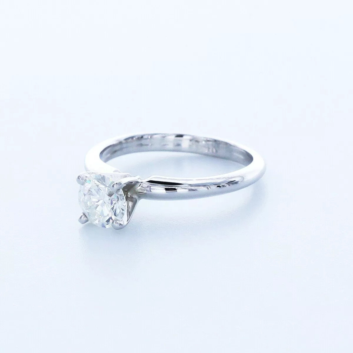 Solitaire Engagement Ring 14K Gold Classic 0.90 CT Round Lab-Grown Diamond E VS2