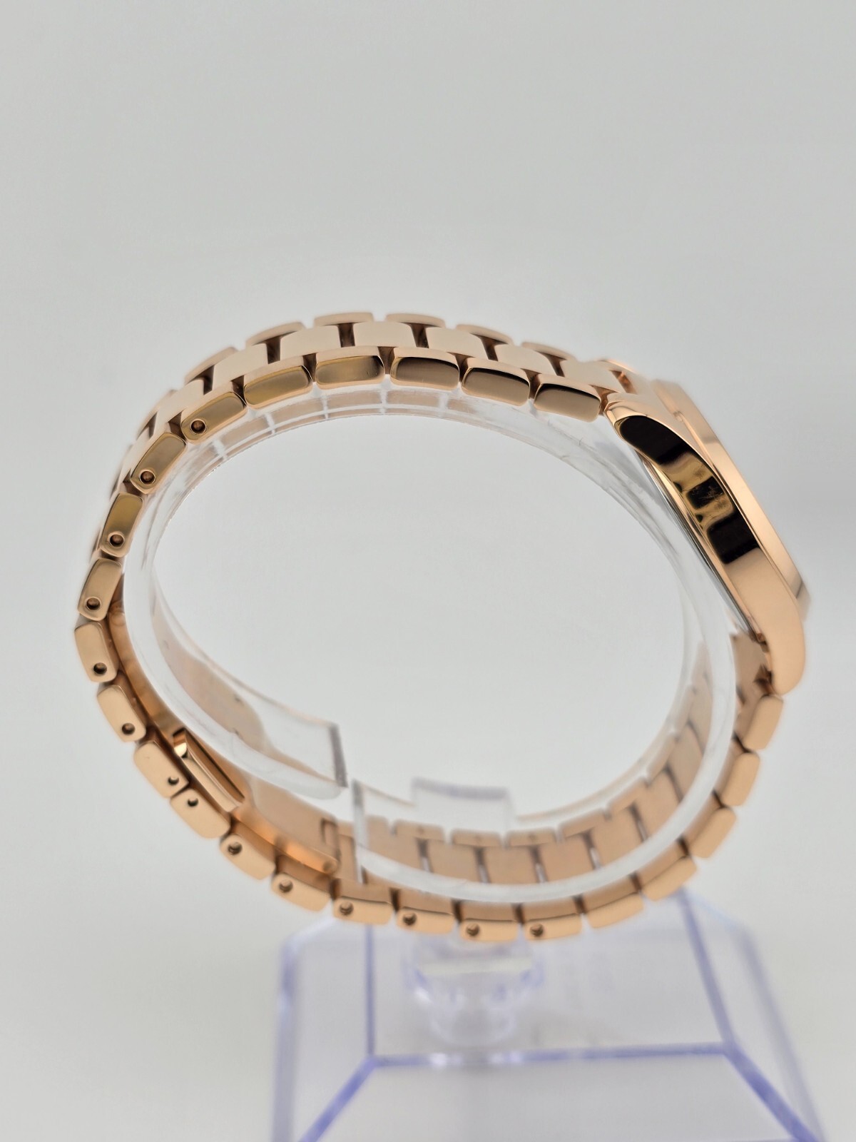 Gucci G-Timeless Women’s Rose Gold Tone Ladies Watch – YA126567 ($1010 MSRP)