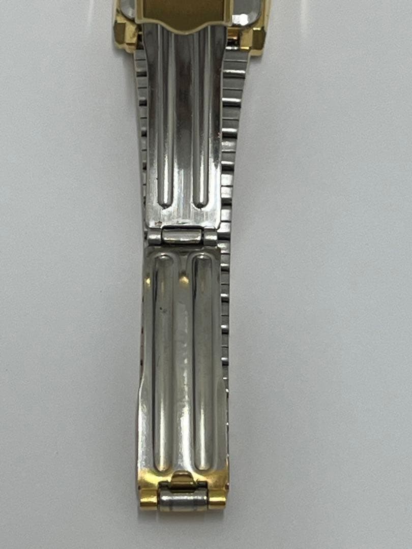Aureole Quartz Gold Dial Wristwatch
