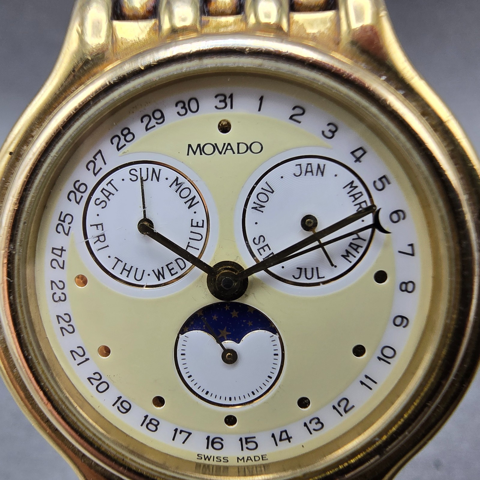Movado Triple Calendar Moon Phase Watch Men 32mm White Dial Gold Tone NewBattery