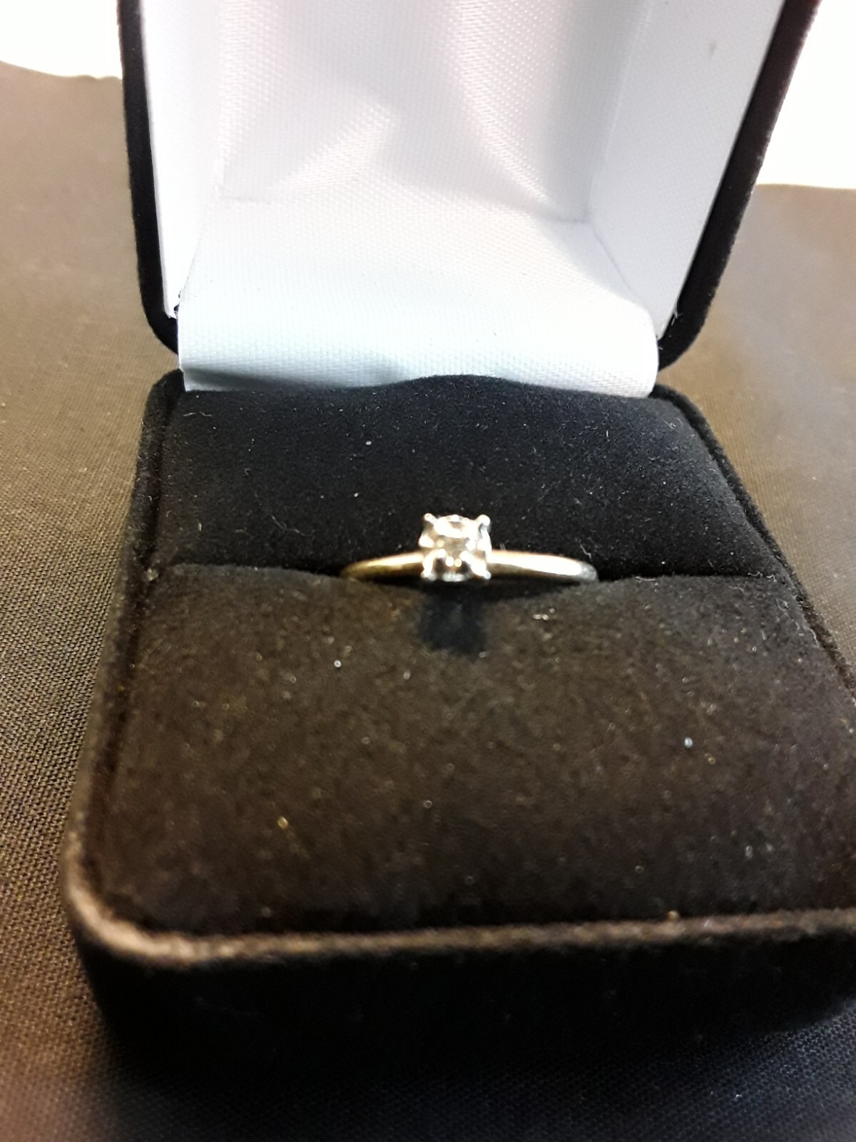 Vintage diamond ring 10K size 5 3/4 Tested Genuine 1OK,NATURAL DIAMOND ! Nice