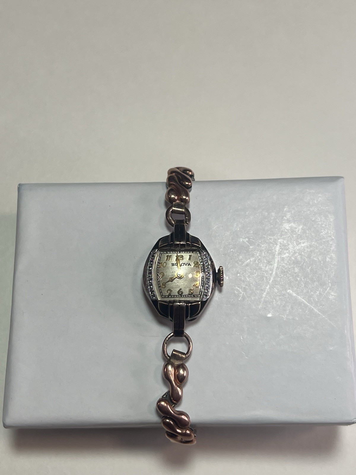 Bulova Vintage Women’s Dress Watch Manual Wind Oval Silver Dial Two-Tone 17J