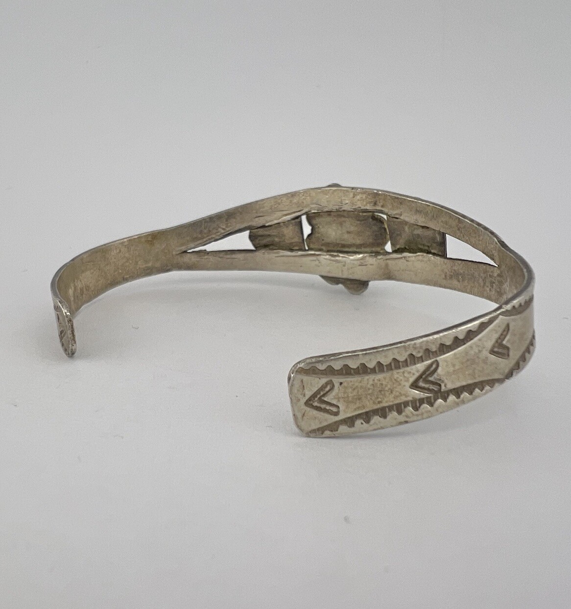 Early Vtg Fred Harvey Navajo Sterling Silver Turquoise Stamped Cuff Bracelet