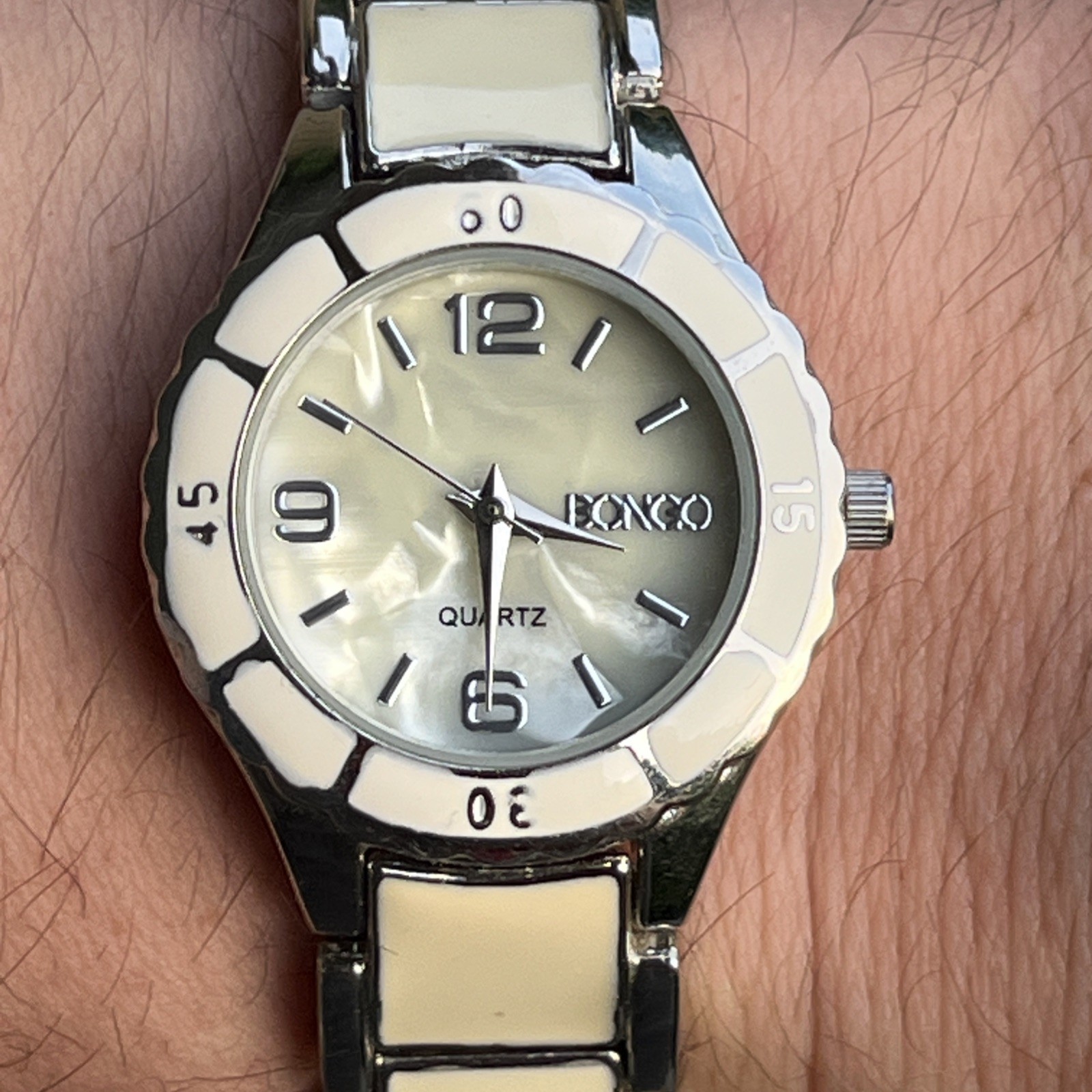 Vintage Women’s Bongo Quartz Accutime Watch Corp Mother Of Pearl Dial BG2136