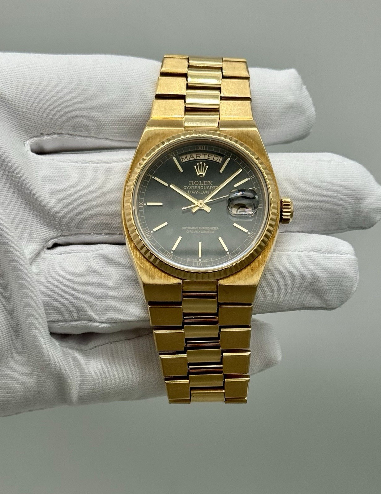 Rolex 19018 President Day Date Oysterquartz Gold 36mm Black Dial Watch ITALIAN