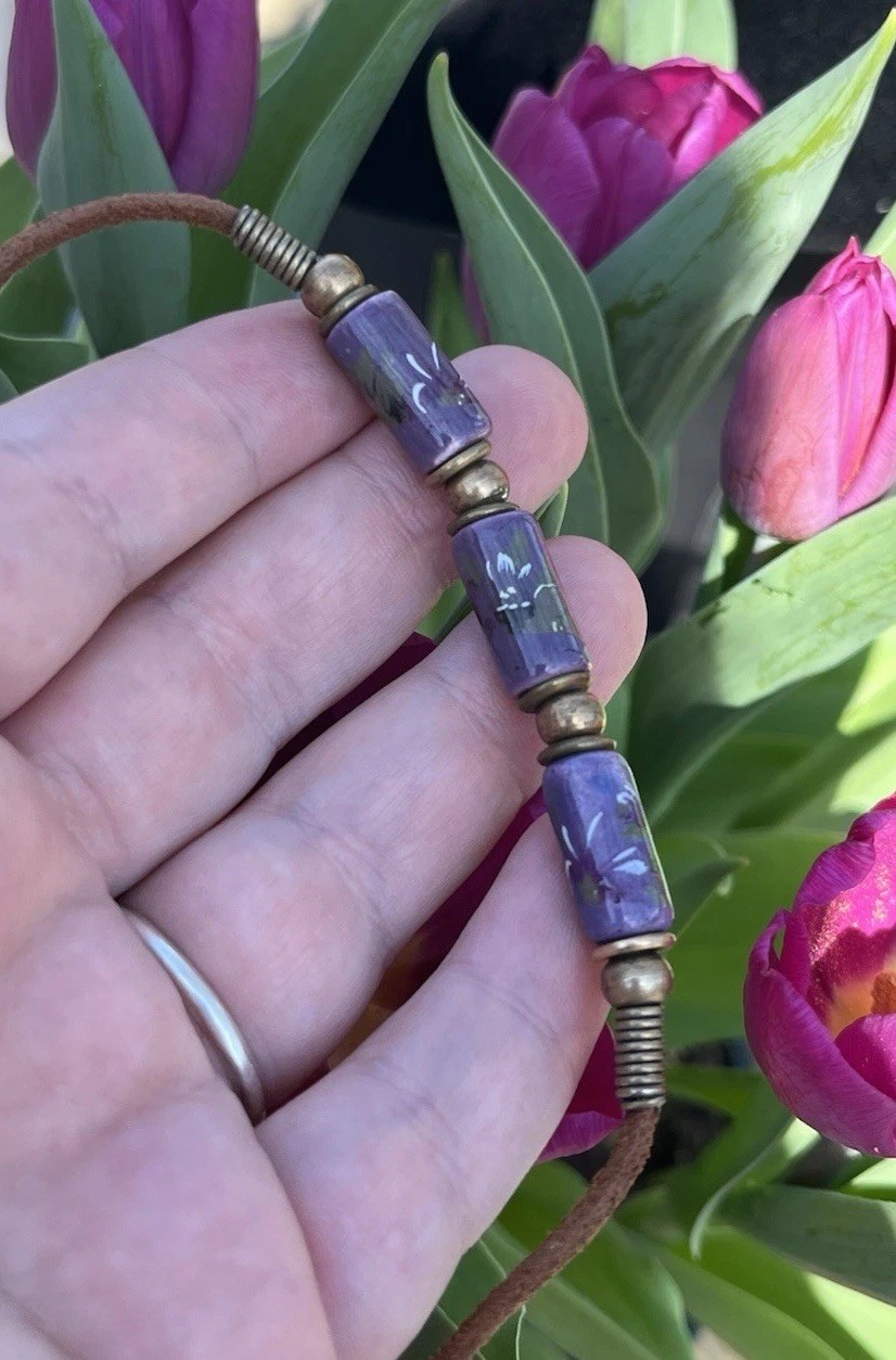VTG Ceramic Hand Painted Beads Leather Necklace Choker Tube Flowers Purple
