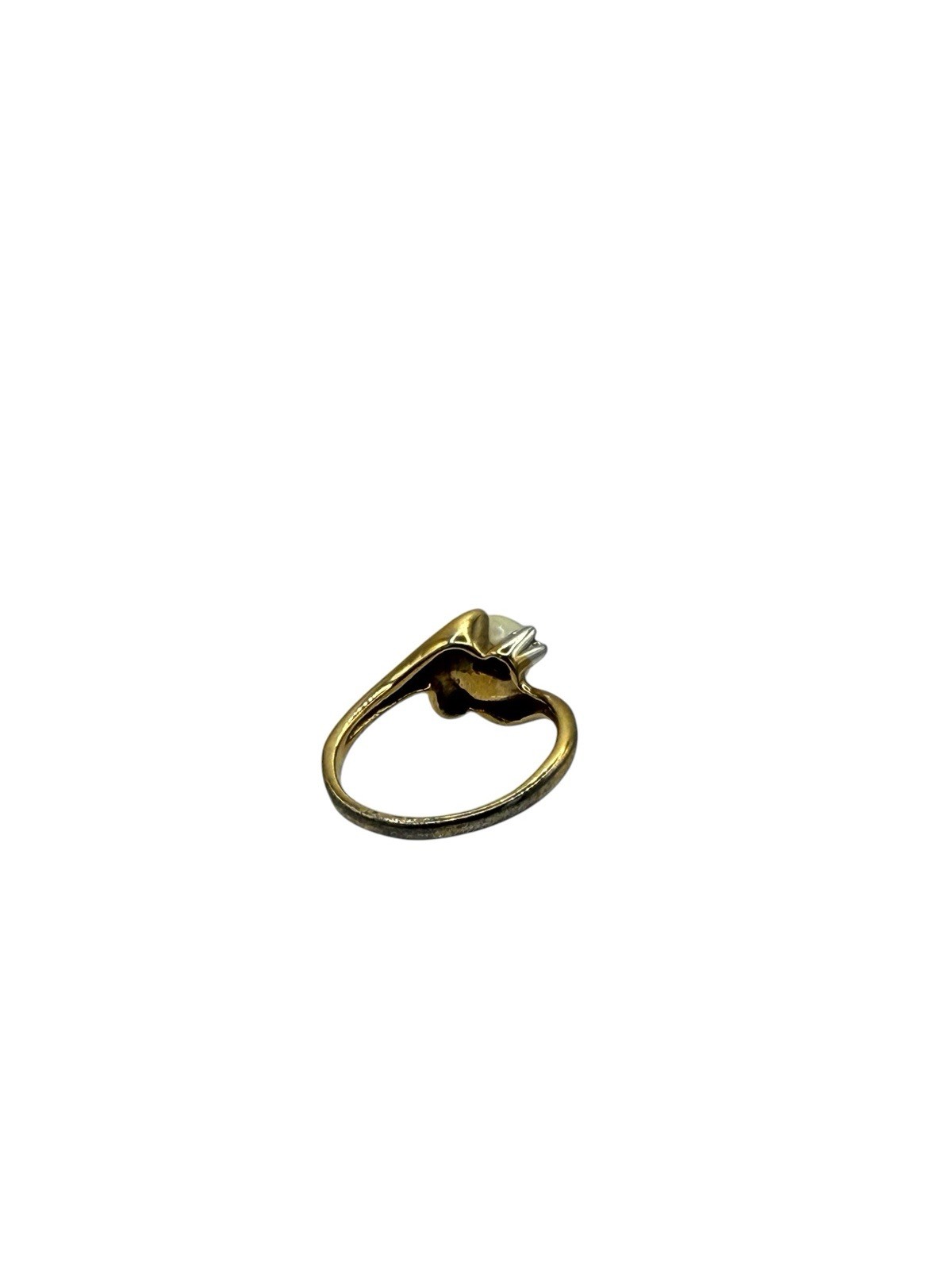 Gold Tone Metal Band Ring Round White Pearl Prong Set 1 Gem Ring Size 5
