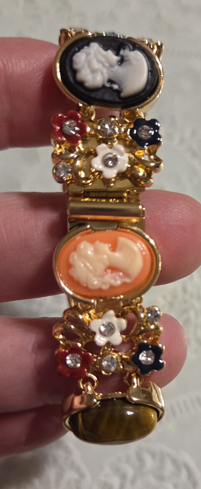 Exquisite Mod Multi-color Cameo Bracelet W Push-Lock Lady Profiles & Faux Gems