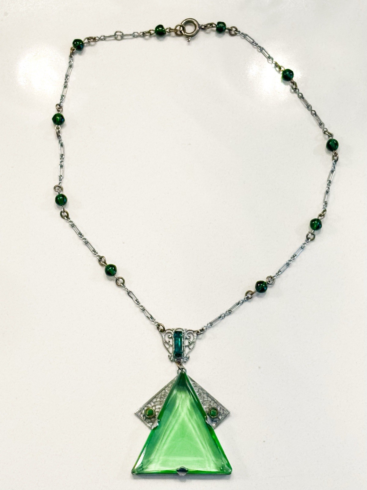 Vintage Art Deco Green Glass Geometric Pendant Necklace – Filigree 1920s/1930s