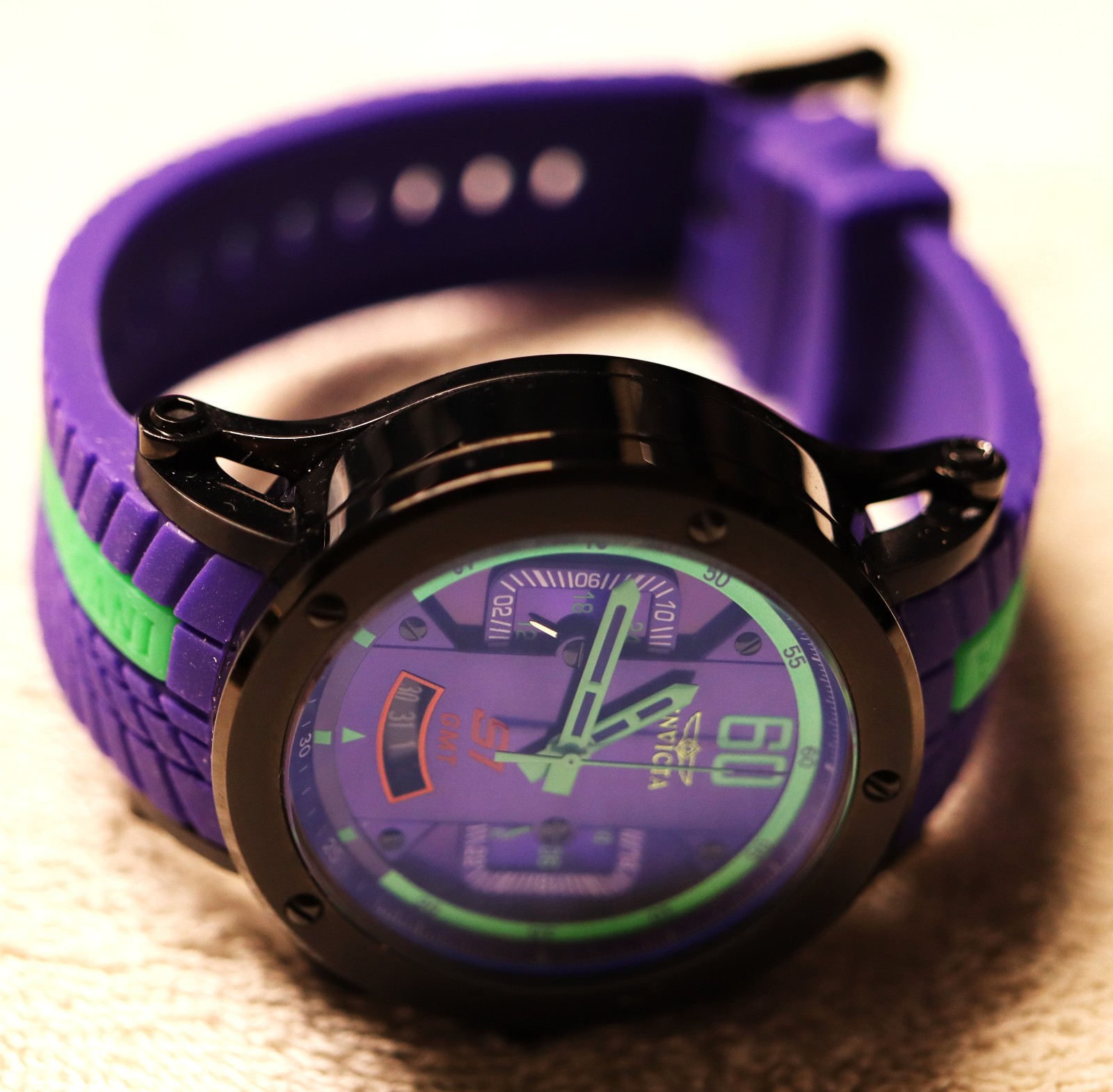 S1 Rally Men Model 21511 – Men’s Watch Quartz invicta