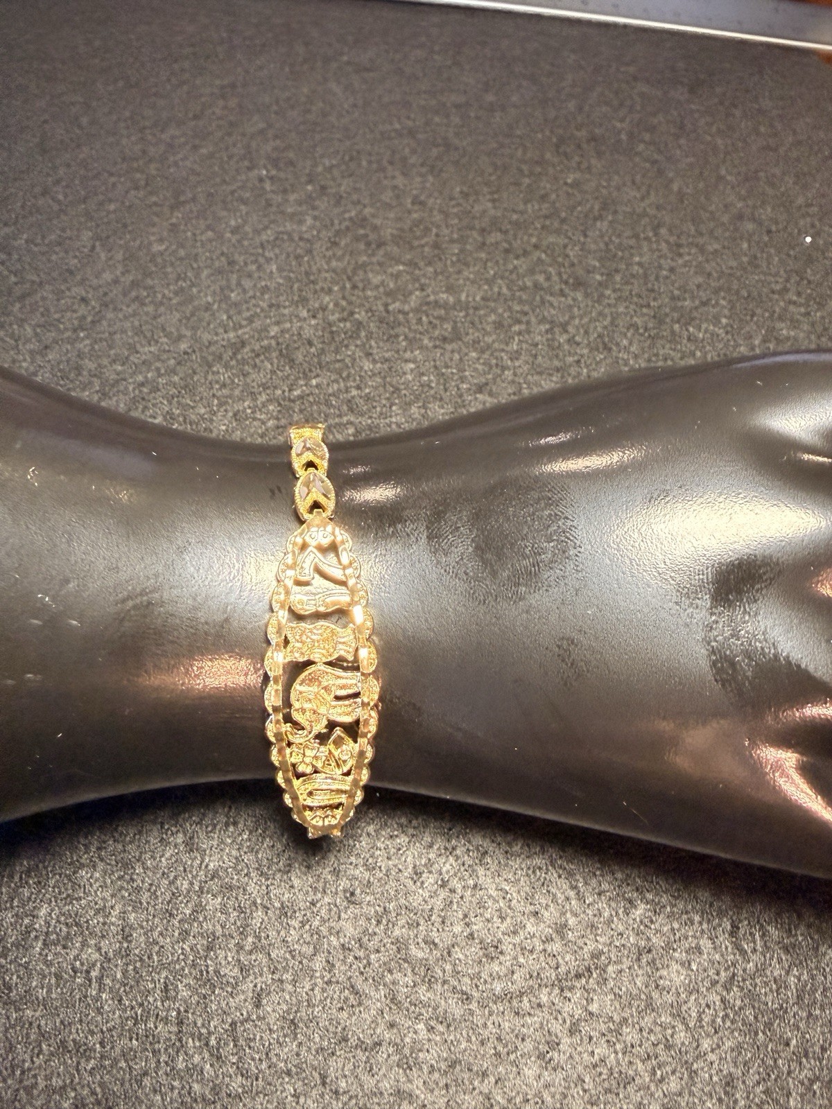 XP 14k Gold Plated Woman’s Bracelet 7.5 Inch Long High Quality