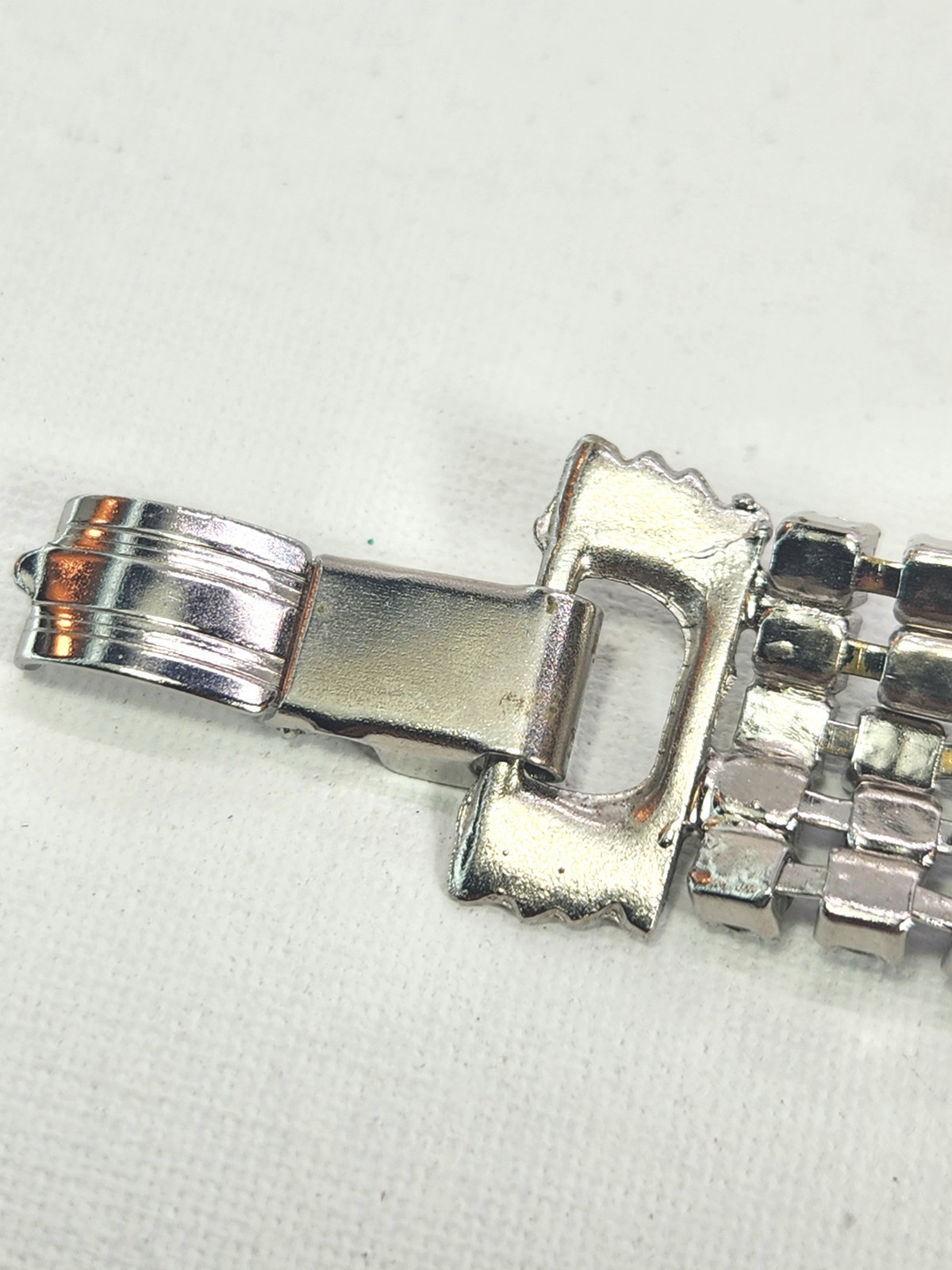 Vintage Rhinestone Bracelet Rhodium Plated White Colorless Sparkle 6 3/4″ Length