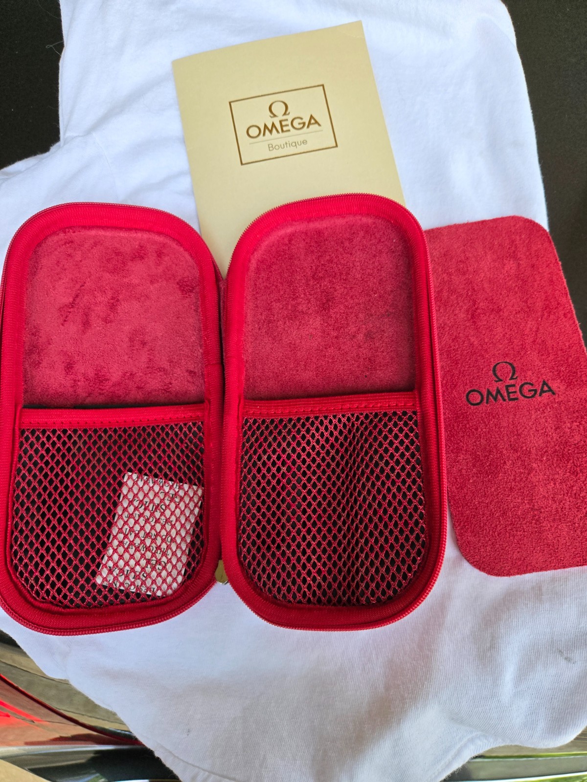GENUINE OMEGA RED WATCH OR TOOLS TRAVEL CASE ZIPPERED, SIGNED ZIPPER PULL, PAD!!