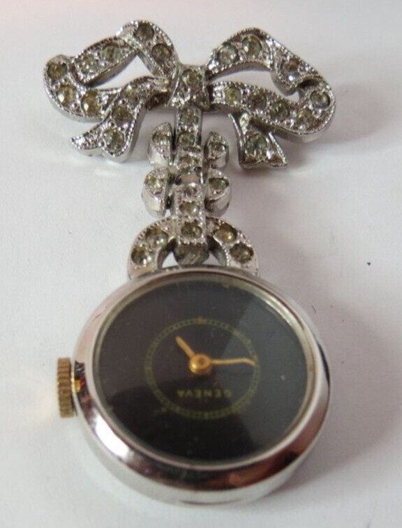 VINTAGE WOMEN GENIVA PIN BROOCH 7’J WATCH BLACK DIAL MANUAL WIND RINESTONES RUNS