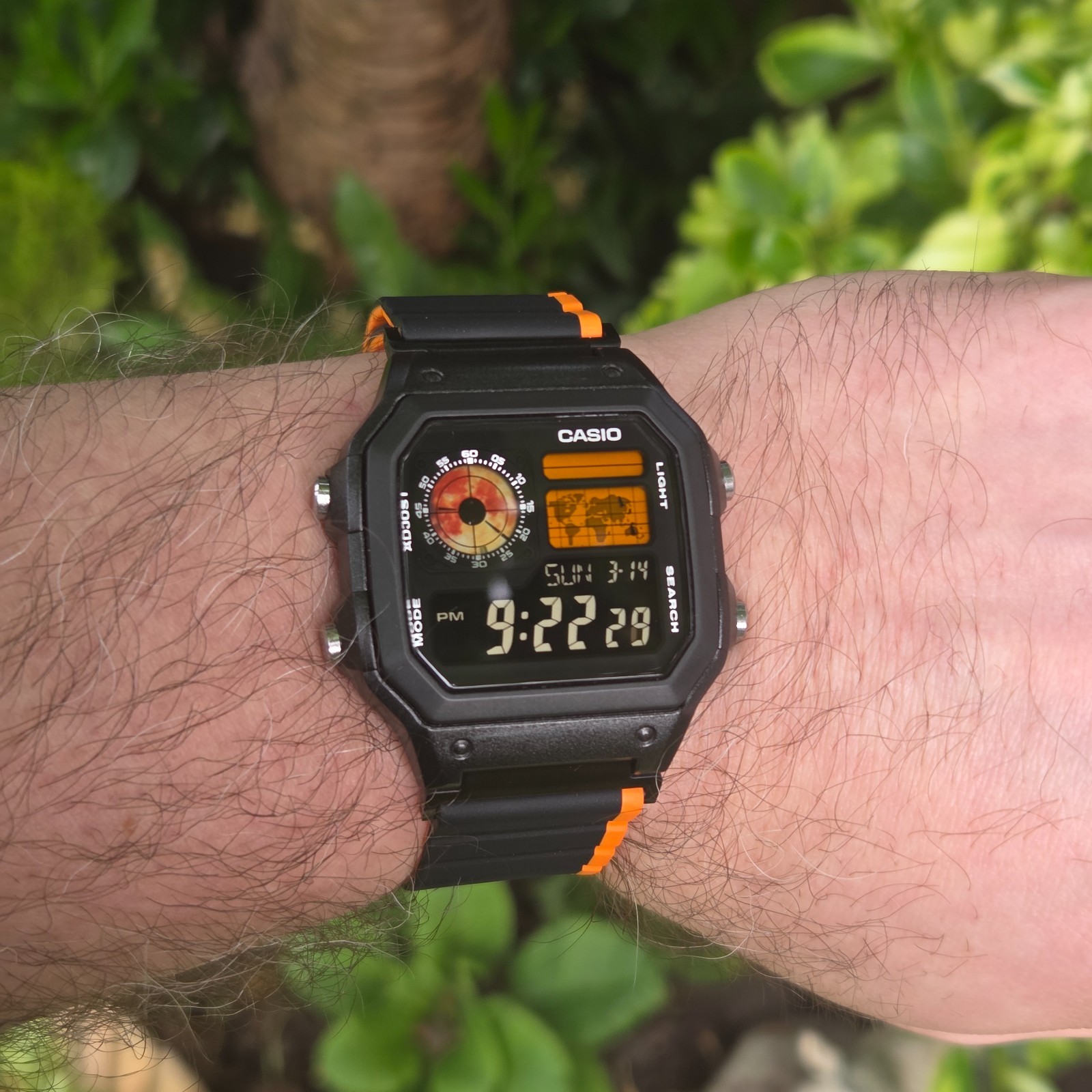 CASIO AE-1200WHD. Royale World Time Mod. Blood Moon (Dark Edition), Hydromod.