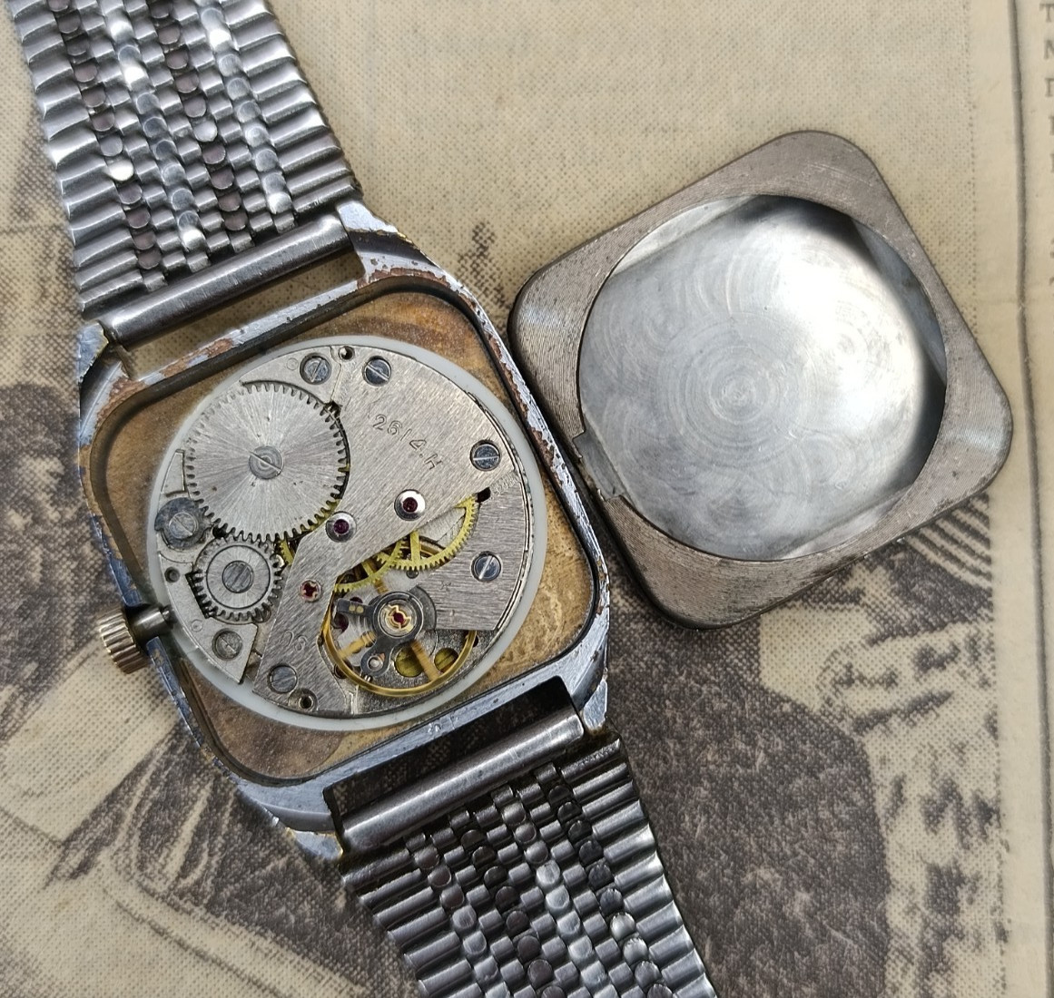 Nice collectiable Soviet Vintage Raketa Original USSR watch 2614.H 18j early 80s