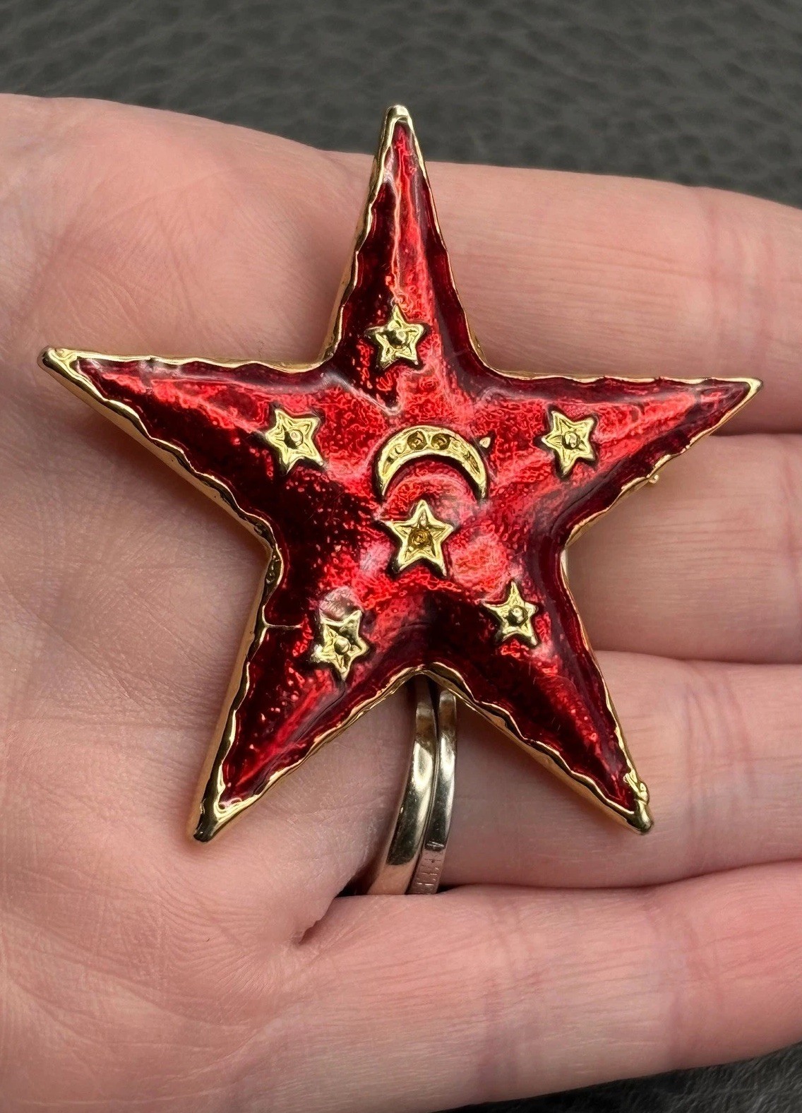 Vintage Celestial Red Star Enamel Brooch Pin Gold Tone Stars Moon Design READ