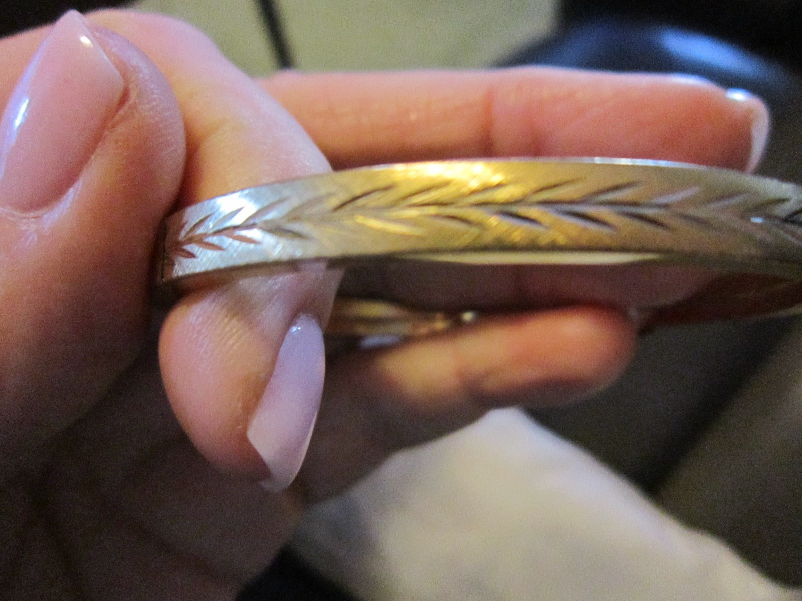 Vintage Marathon 14K yellow gold filled etched 1/4″ hinged bangle, 7 1/4,7.5
