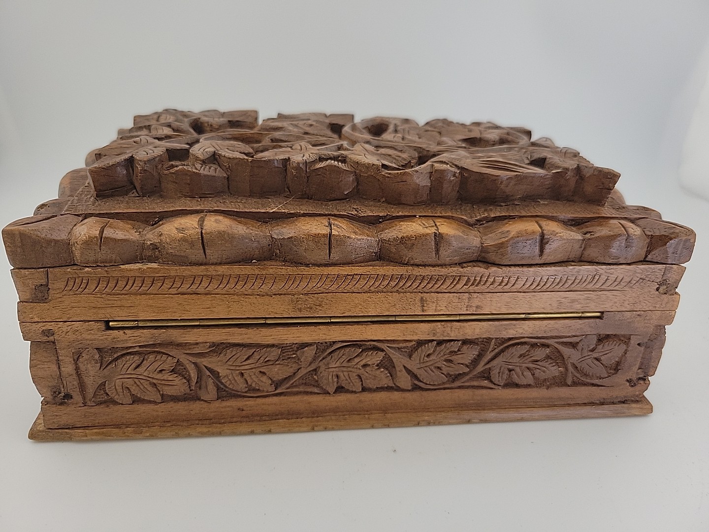 Hand Carved Kashmiri Walnut Wood Jewelry Box with Removeable Tray Signed 8.5×5.5