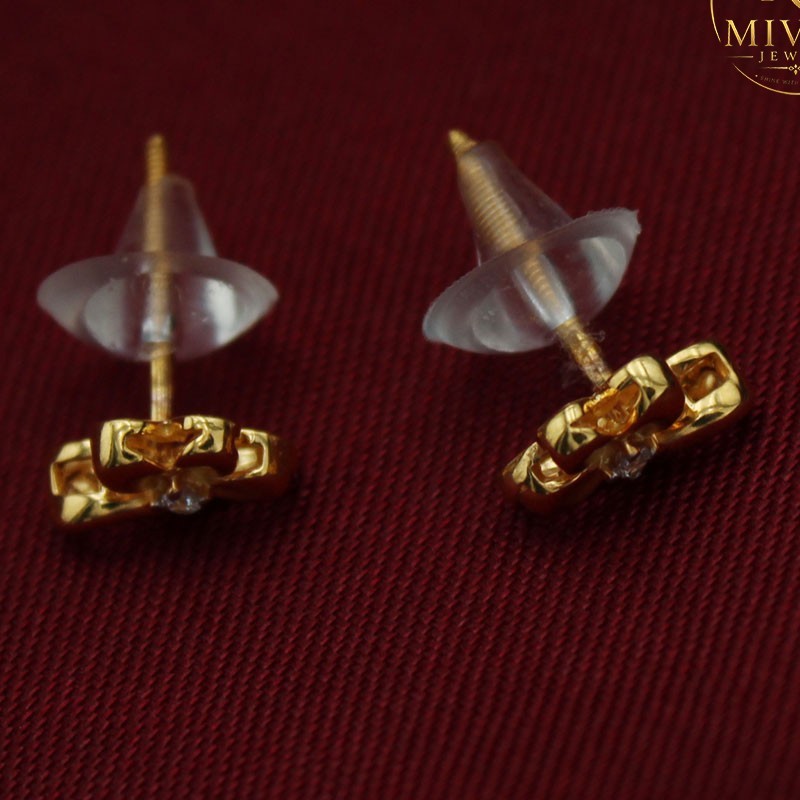 BIS 916 Gold Dangling Party Wear Earrings 9x7mm Lightweight Luxury