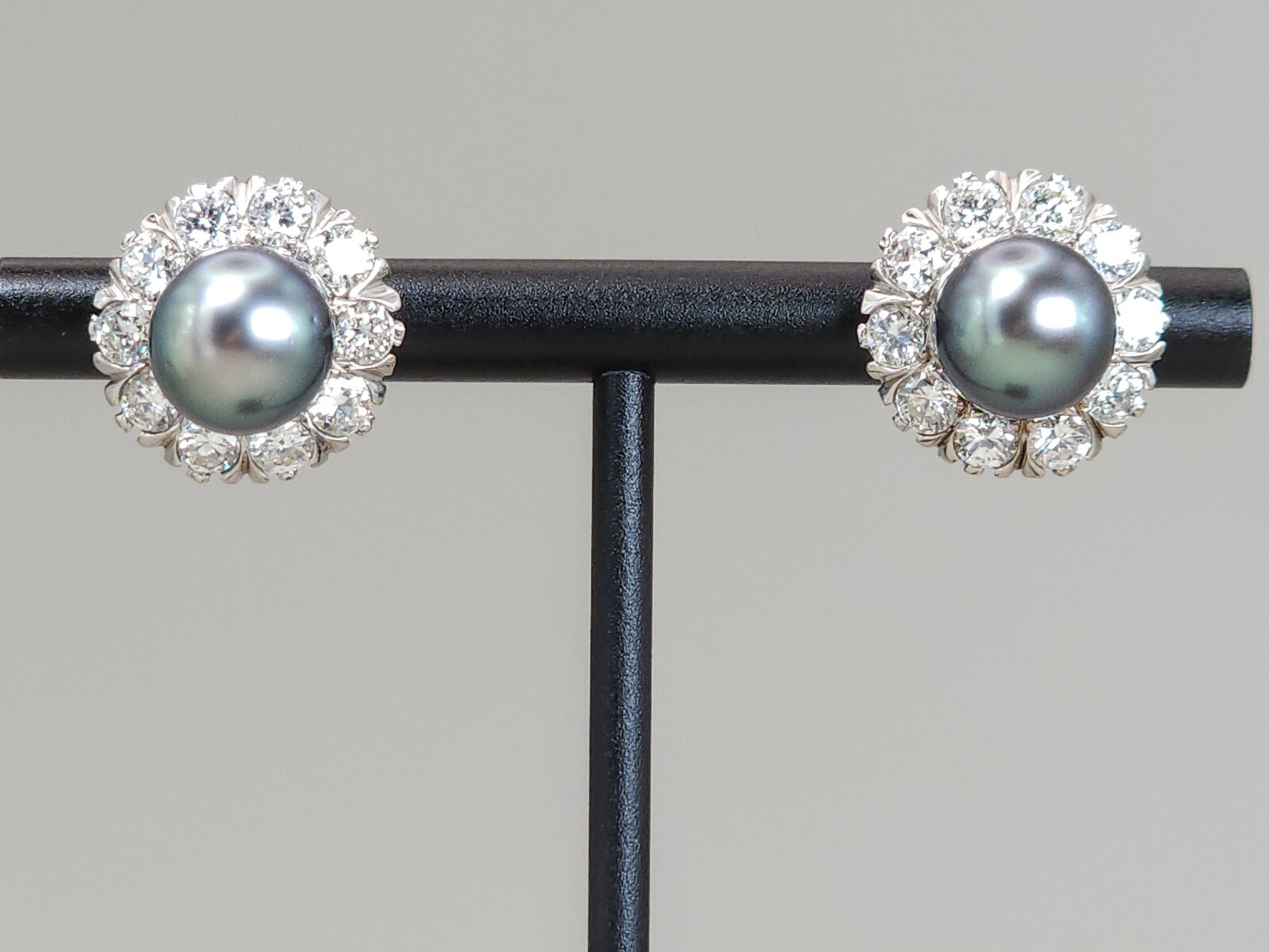 13k – 14k White Gold Diamond Tahitian Pearl Earrings 2ctw Black Grey 8.7mm Halo