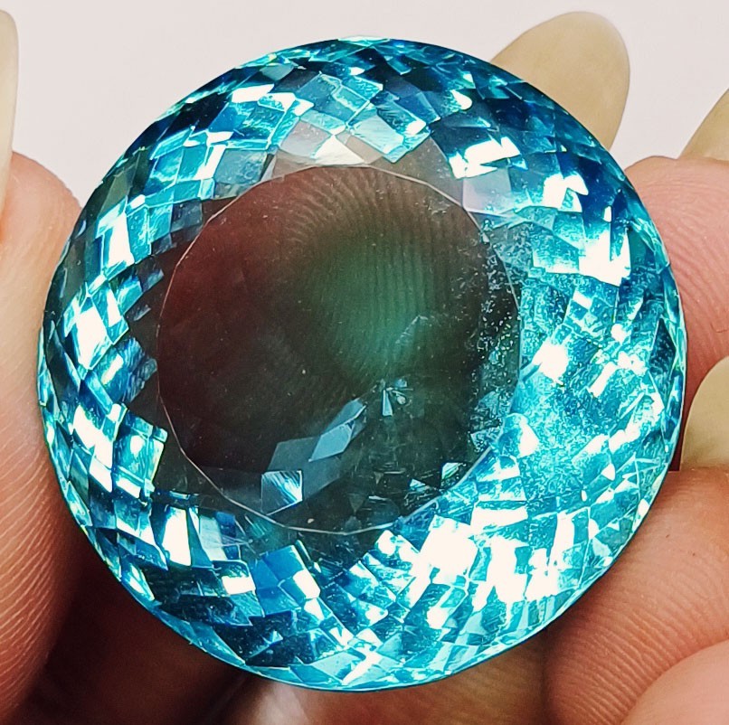 Certified Aquamarine 89.60 Ct Excellent Round Shape Loose Gemstone