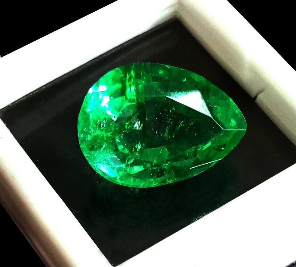 Green COLOMBIAN Emerald Pear Shape CERTIFIED Loose Gemstone 8.54 Ct Natural