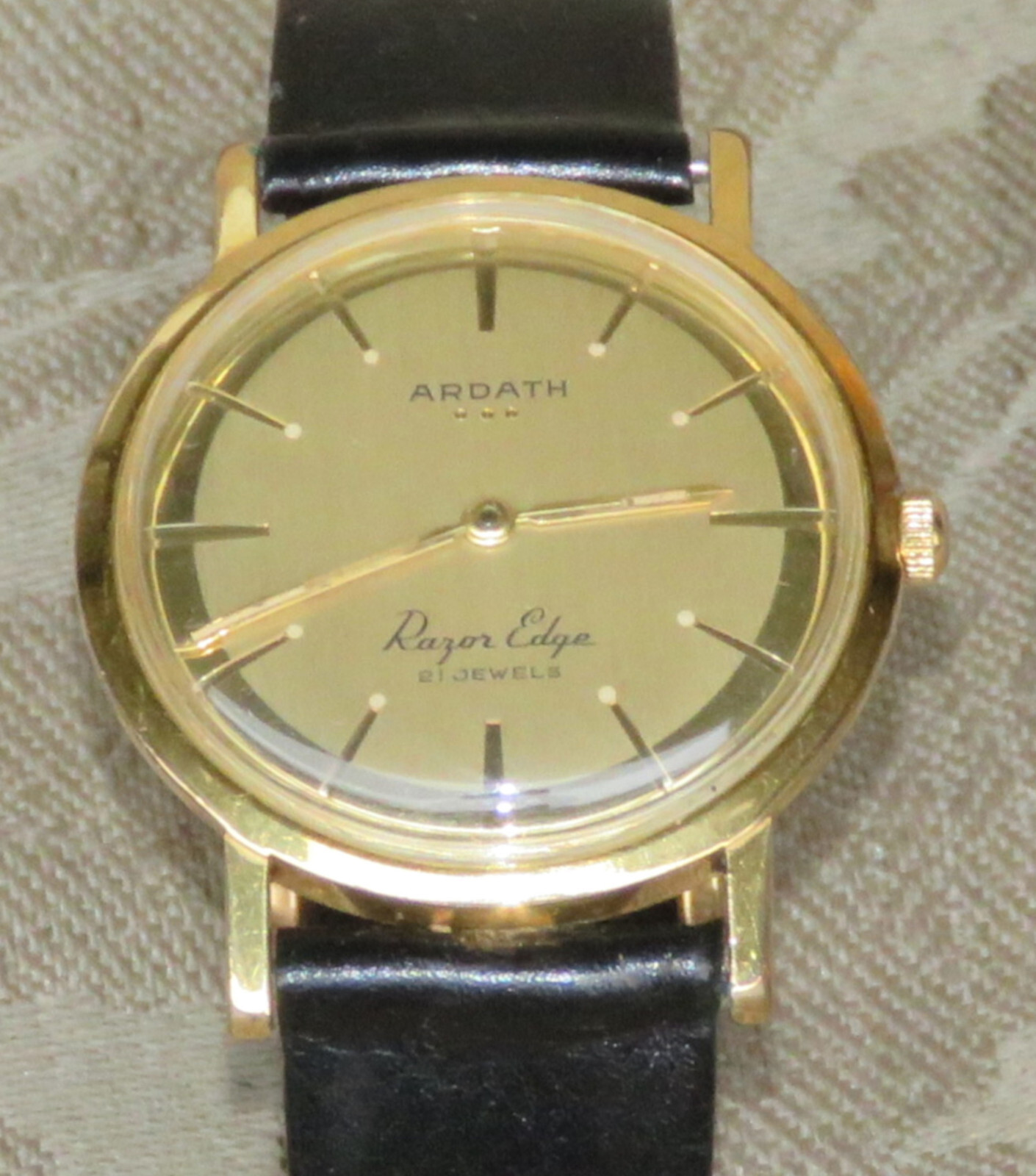1960 ARDATH RAZOR EDGE 18K GOLD 20MC ETA PESEUX 7001 MANUAL 21J ULTRA THIN WATCH