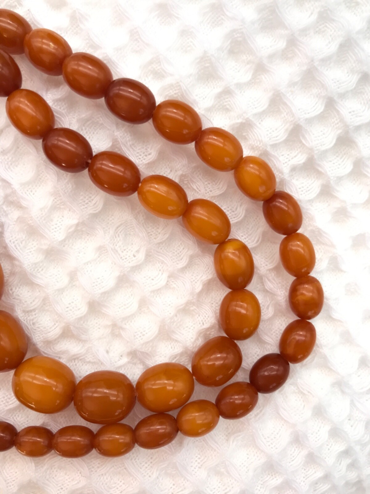 Vintage BUTTERSCOTCH BALTIC AMBER NECKLACE 26″ graduated beads 27g – Exquisite!