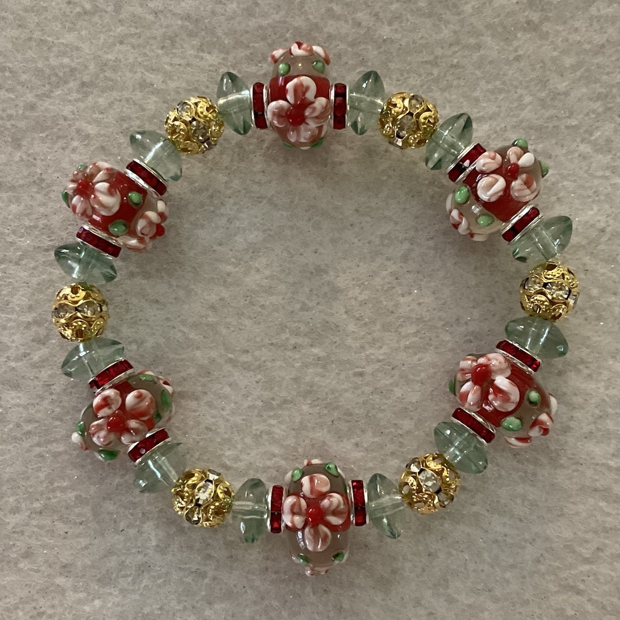 Handmade Christmas Red, Green & Gold Floral LampWork Glass Beaded Bracelet