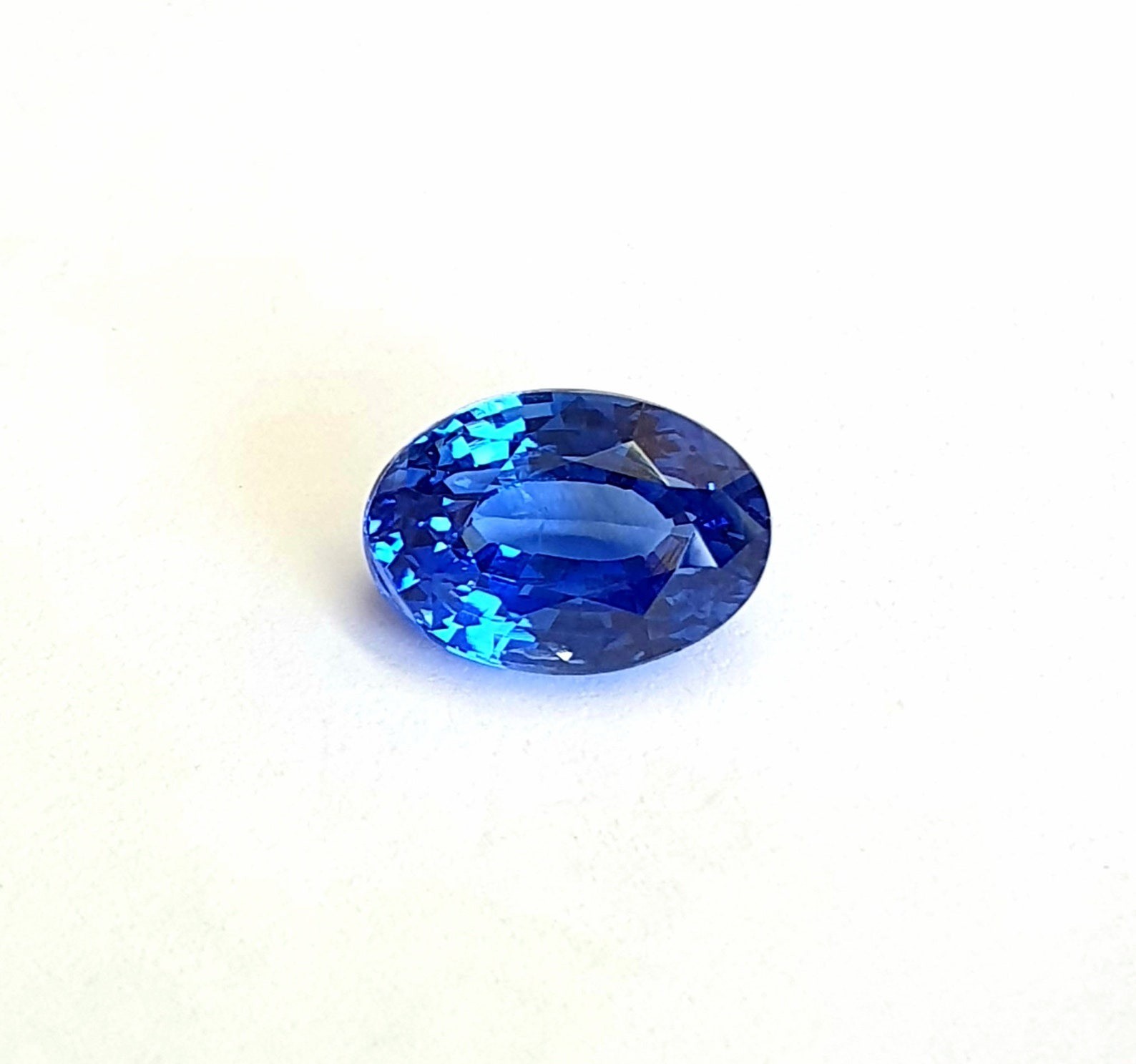 GIE Certified 2.5 Ct Natural Flawless Blue Sapphire Oval Cut Best Loose Gemstone