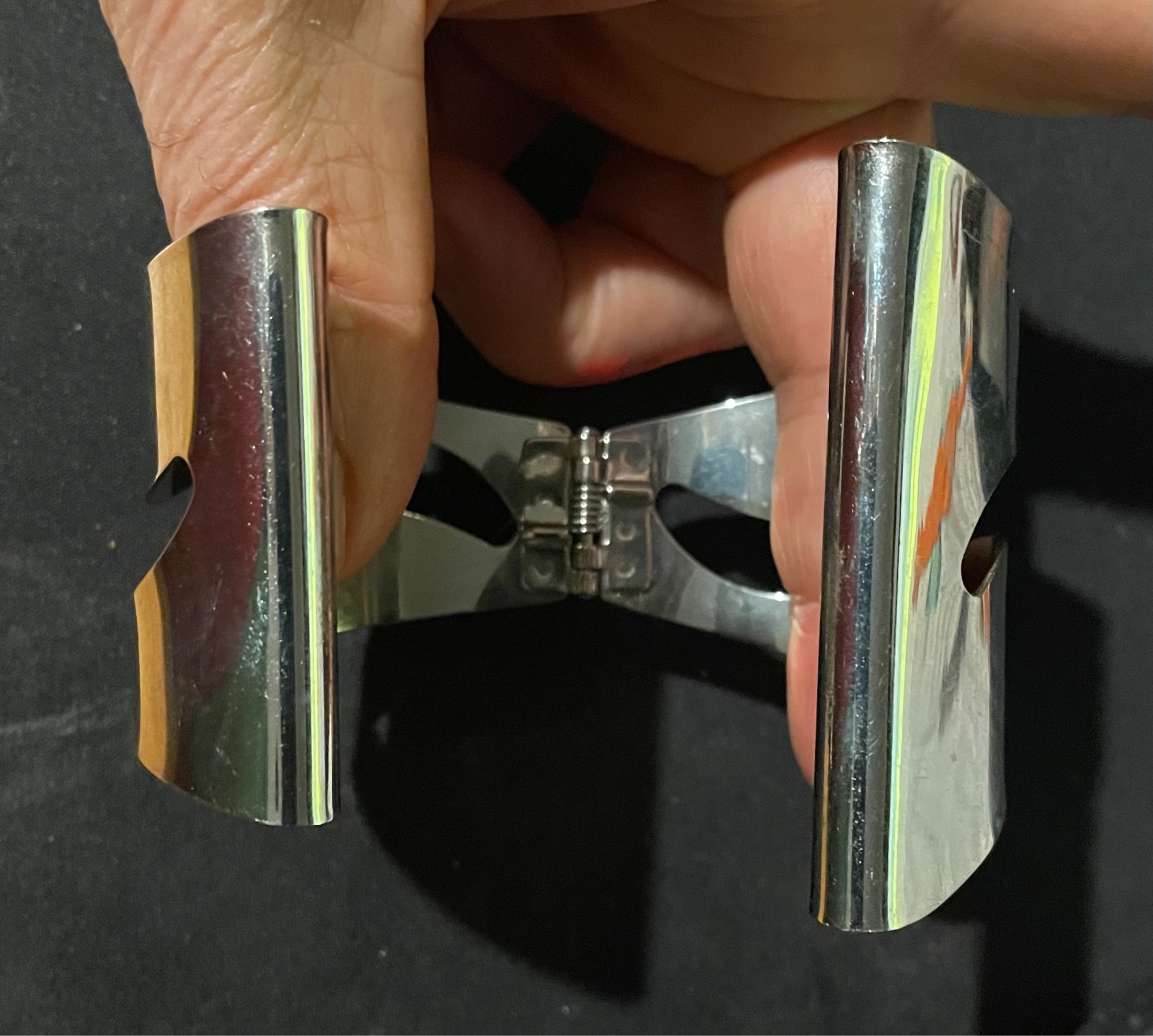 Unique Metal Clamper Hinged Bracelet – Approx 6 In