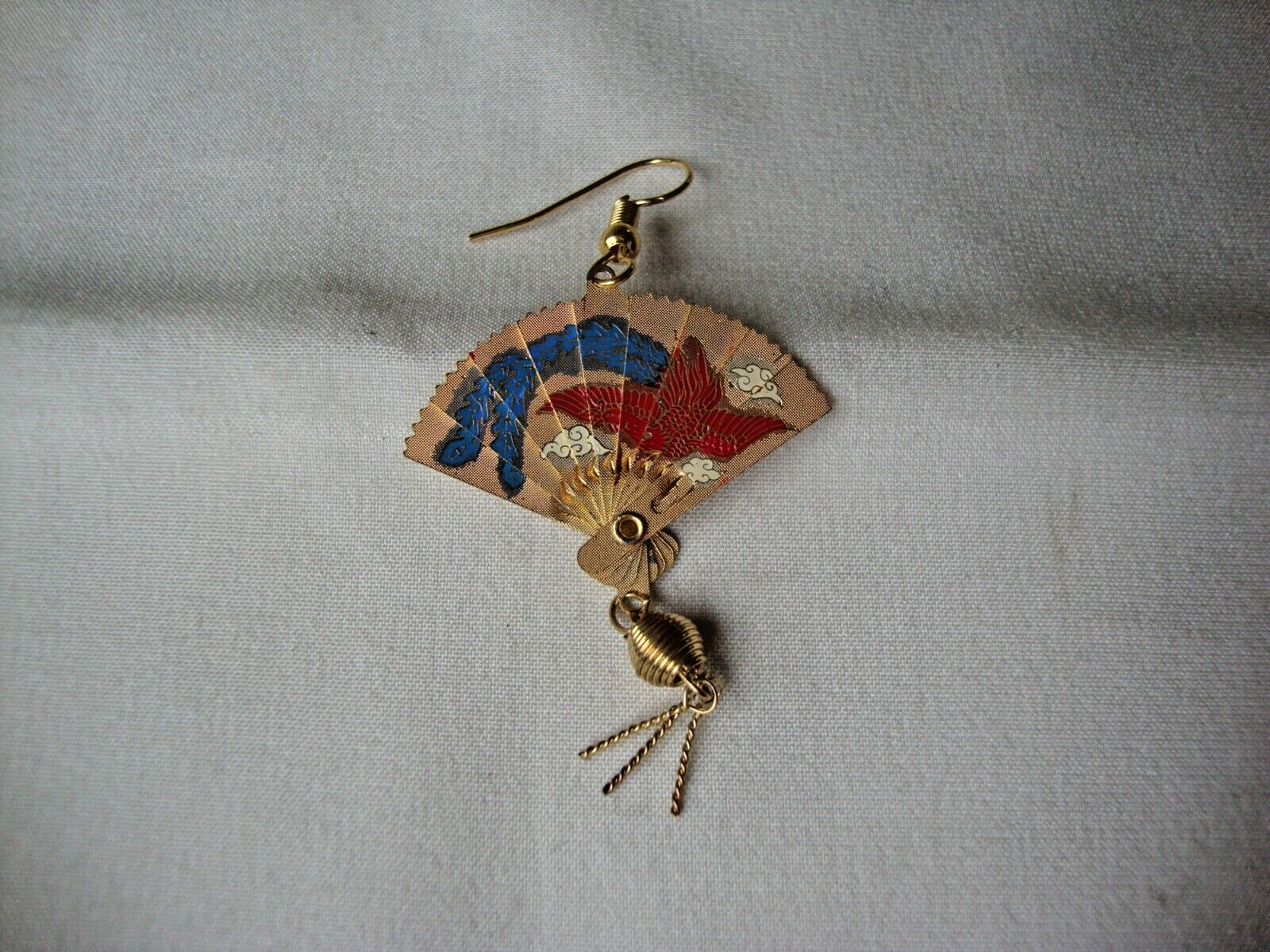 Vtg Charming Classic Chinese Phoenix & Crane Enamel Etched Folding Fan Earring