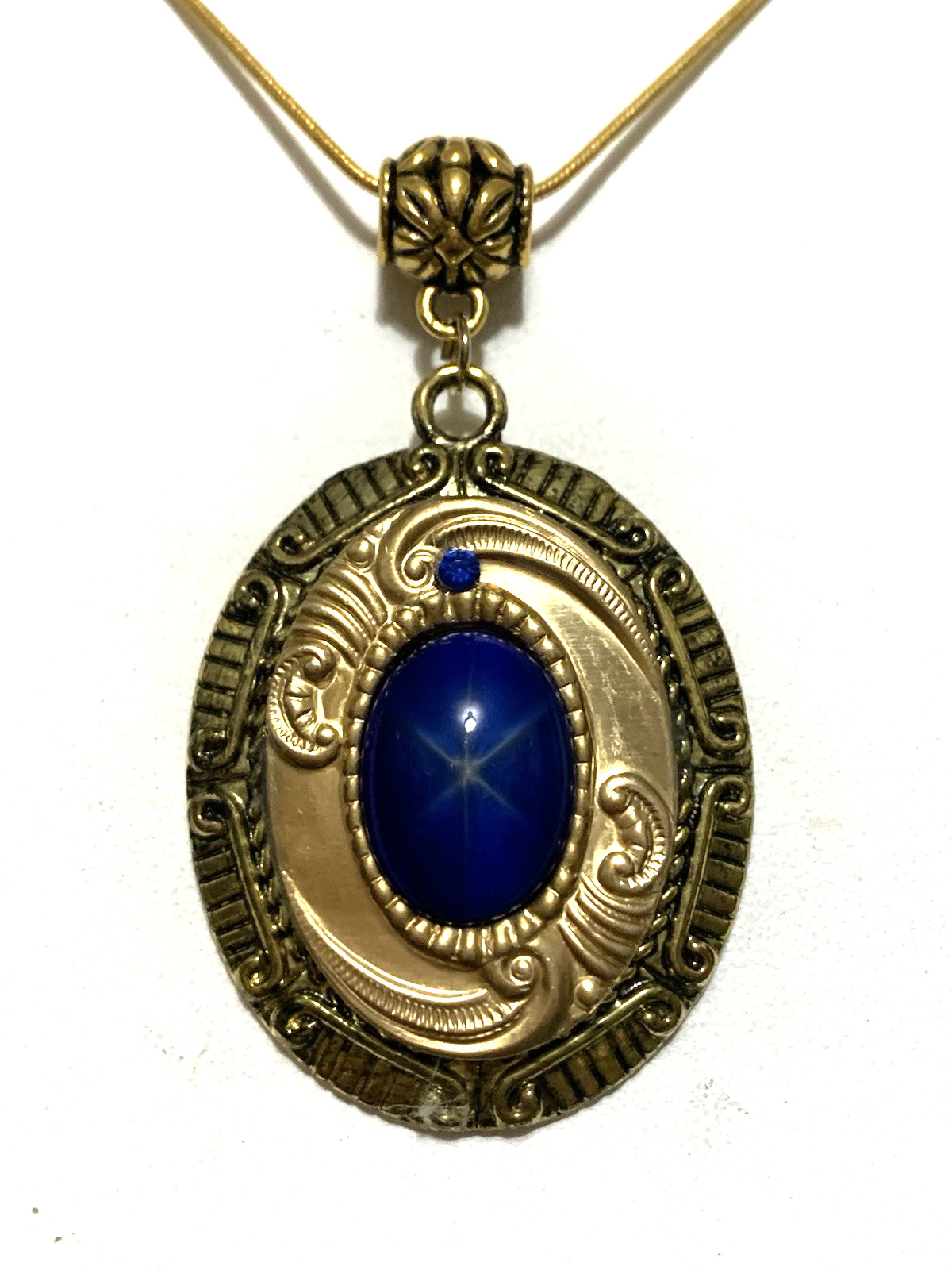 NEW ITEM*XL GERMAN PORC. BLUE STAR SAPPHIRE GOLDEN EGYPTIAN MEDALLION NECKLACE