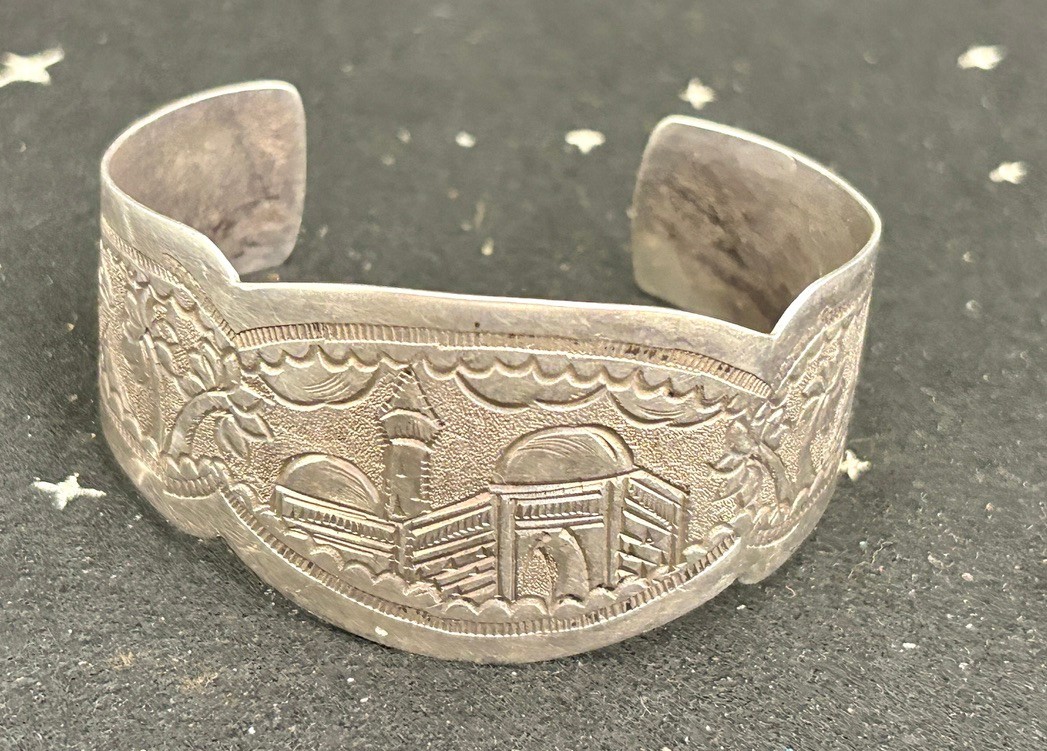 Vintage Tested Sterling Silver Middle Eastern Style Cuff Bracelet USA 22.4 Gr.￼
