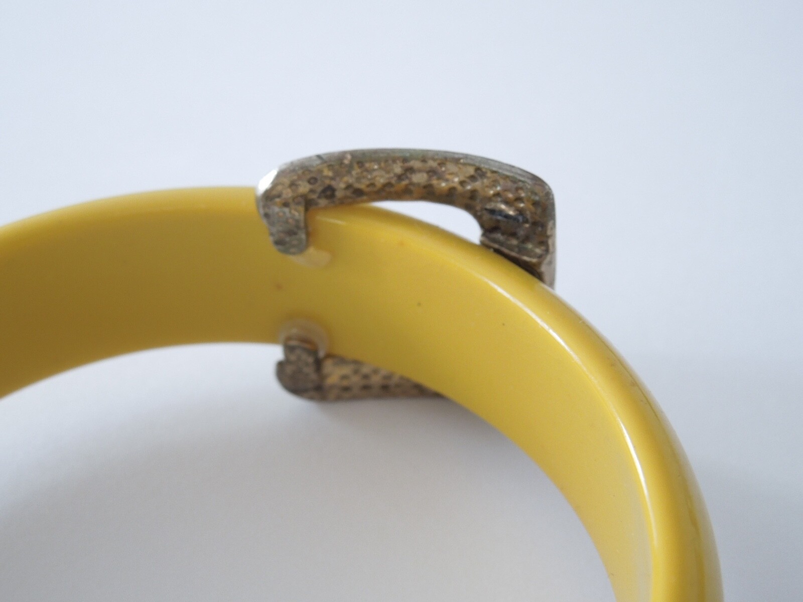 Vintage Bracelet Belt Buckle Ochre Yellow Plastic 1oz / Ø 2 5/8in