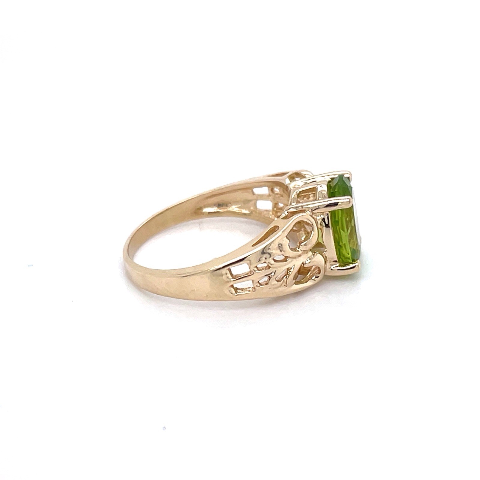 10k Yellow Gold 1.9 Ct Oval Peridot Filigree Ring Size 5 1/4 – 2.4 Grams
