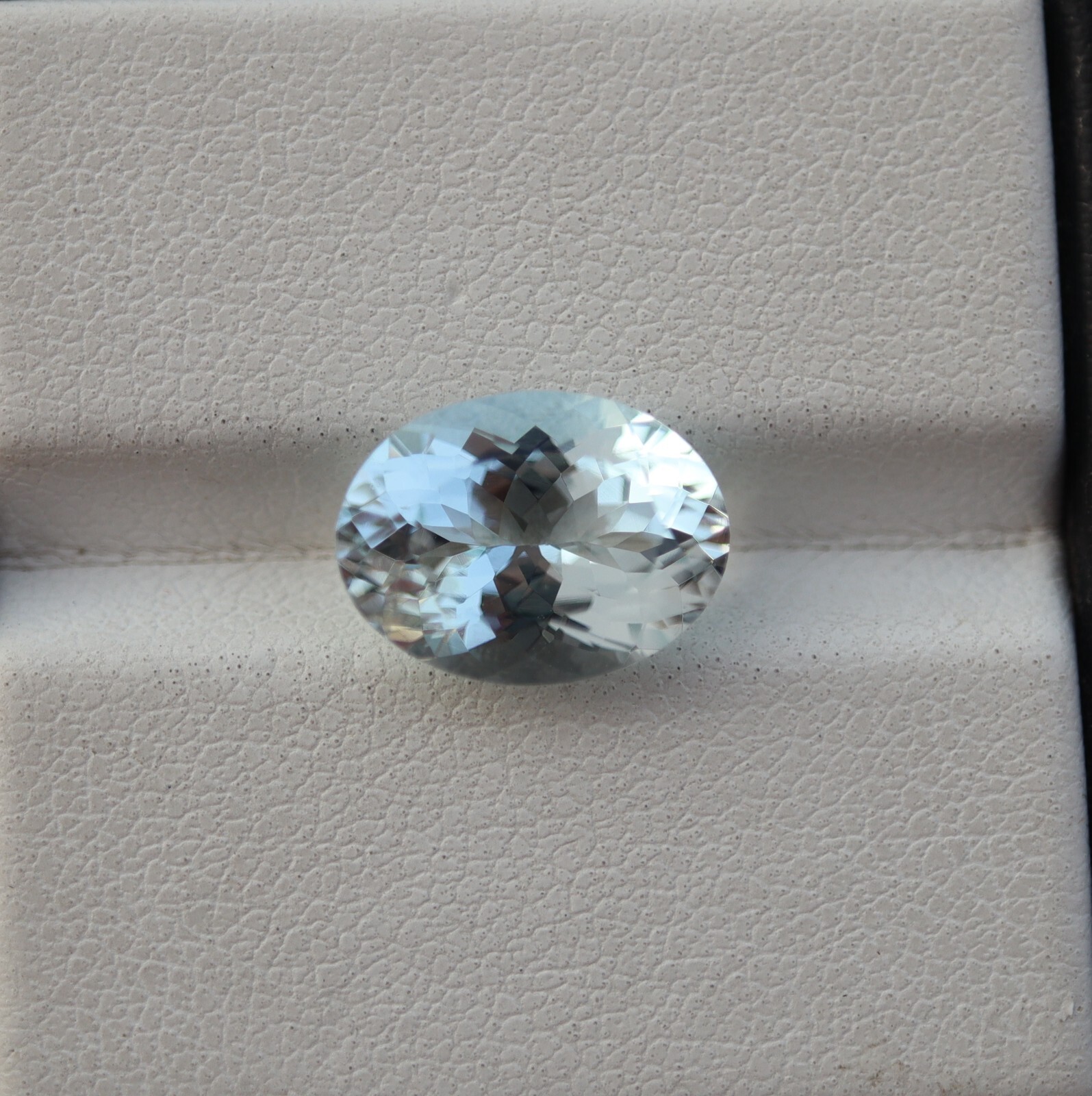 3.3 Cts 11.6×8.7 MM Natural Light Blue Aquamarine Faceted Oval Gemstone