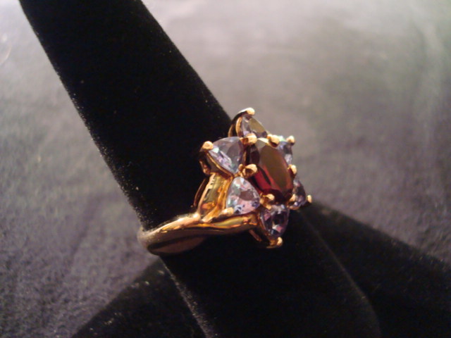 10K yg Garnet & Amethyst Ring – 4.5 Grams – Sz. 8 – 3ct. + Approximate (#JLL5)