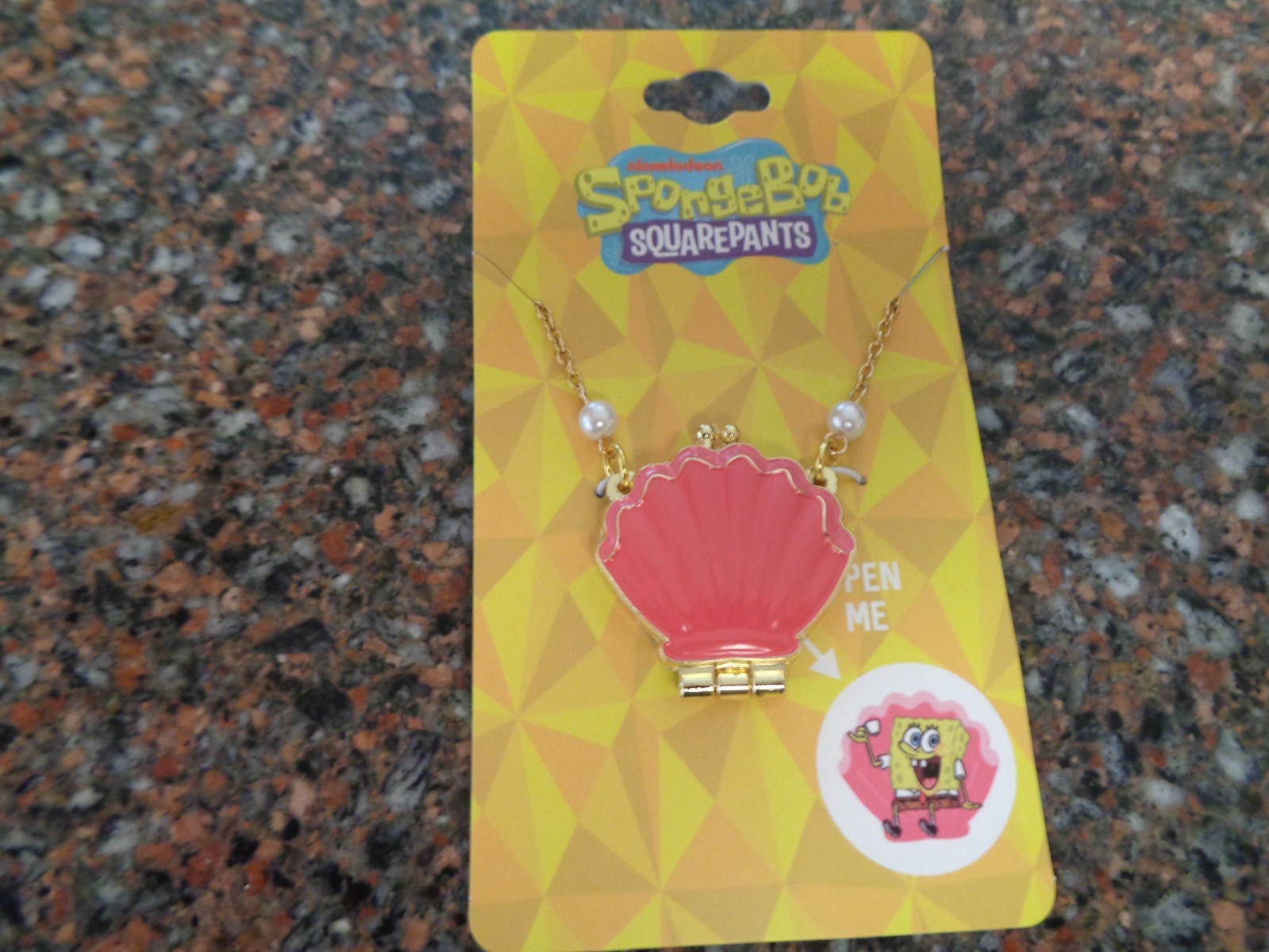 SpongeBob SquarePants Pink Clam Locket Necklace Faux Pearl Gold Tone NWT