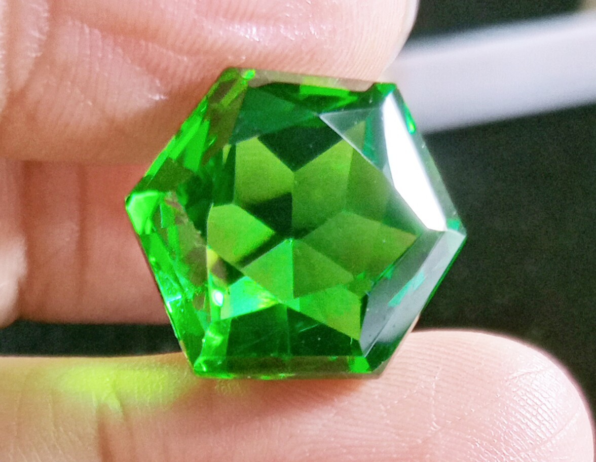 Natural Tsavorite Garnet Hexagon Cut Green 13.20 Ct EGL Certified Loose Gemstone