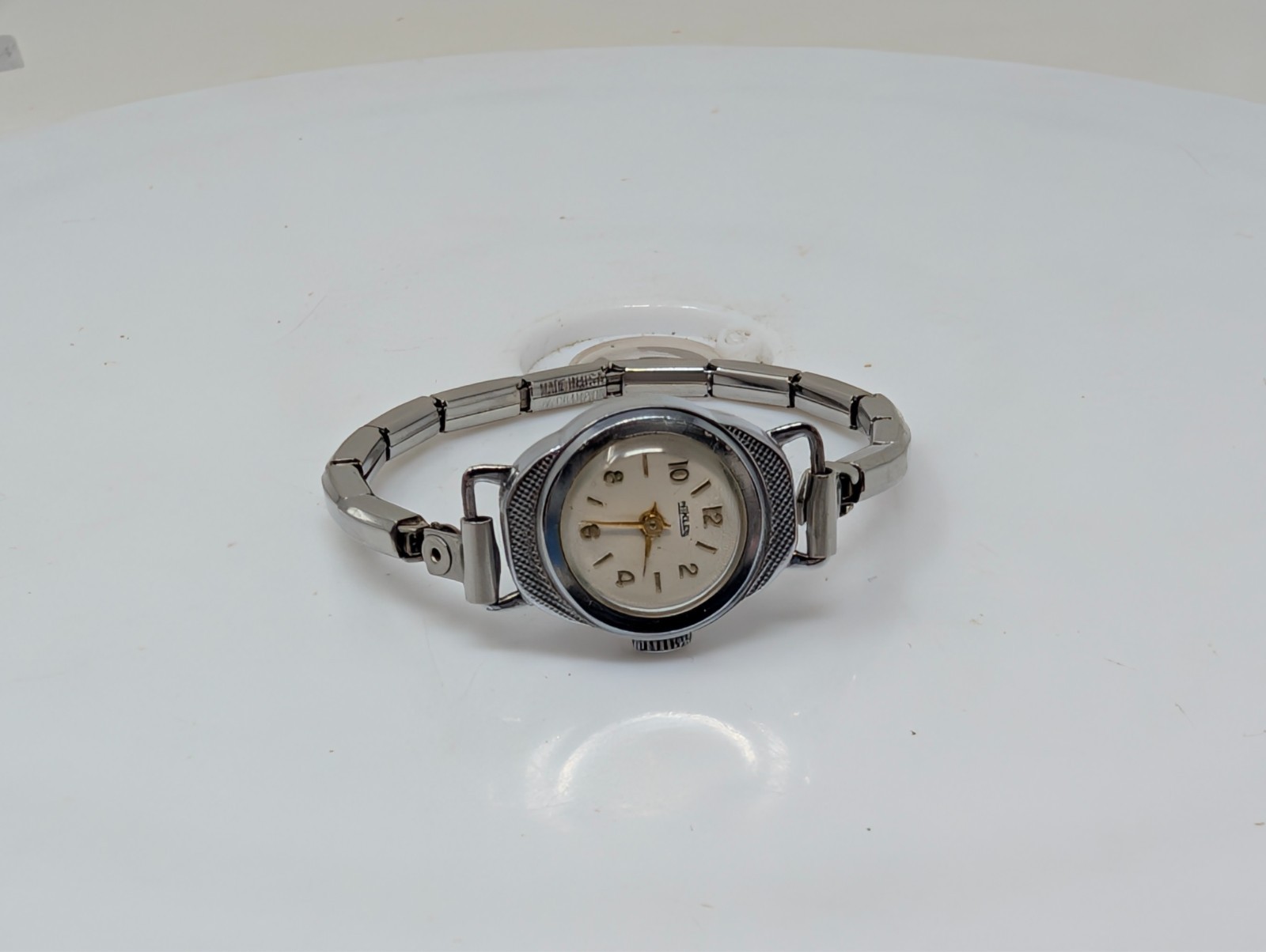 Ladies Vintage Nikles Fond Acier Inoxydable Watch Stretch Band Silvertone